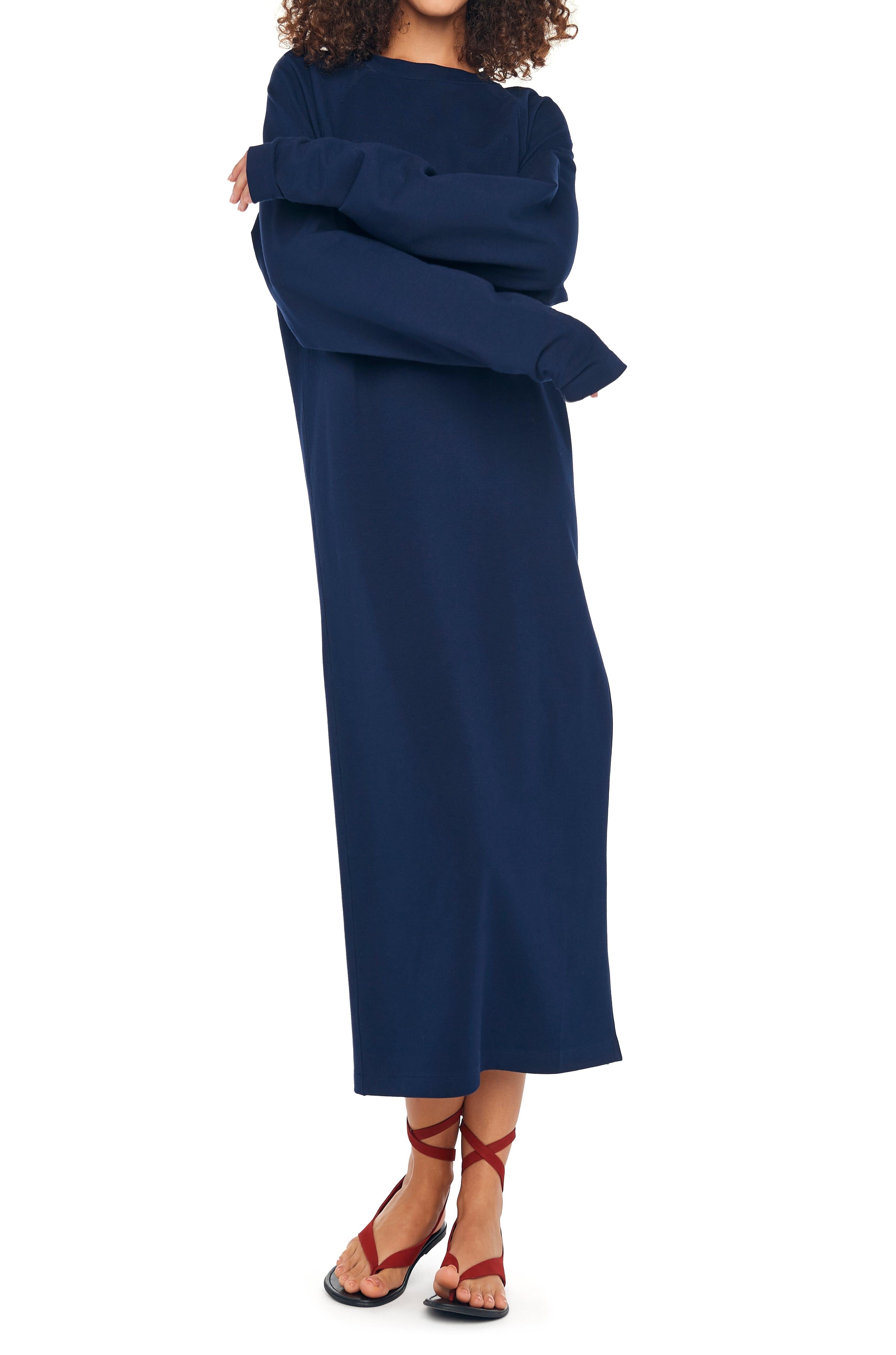 OS RAGLAN SLEEVE SIDE SLIT GOWN
