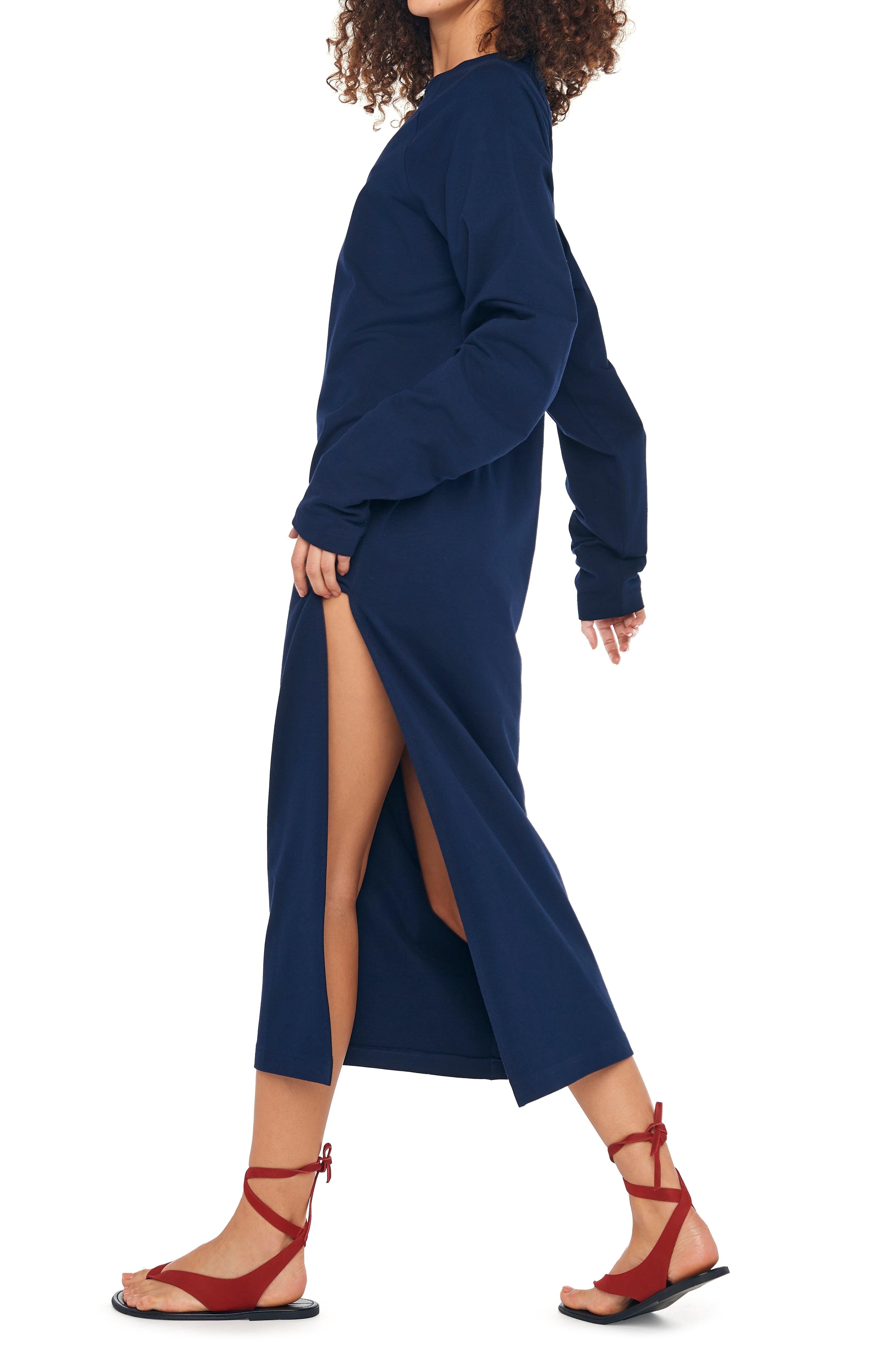 OS RAGLAN SLEEVE SIDE SLIT GOWN