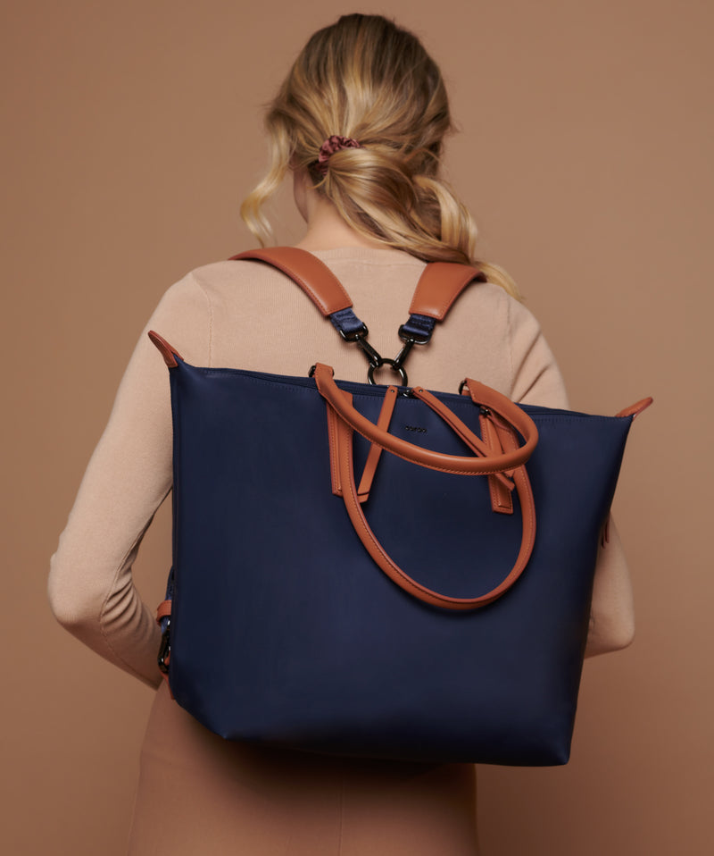 Studio Tote In Navy / Gunmetal Hardware