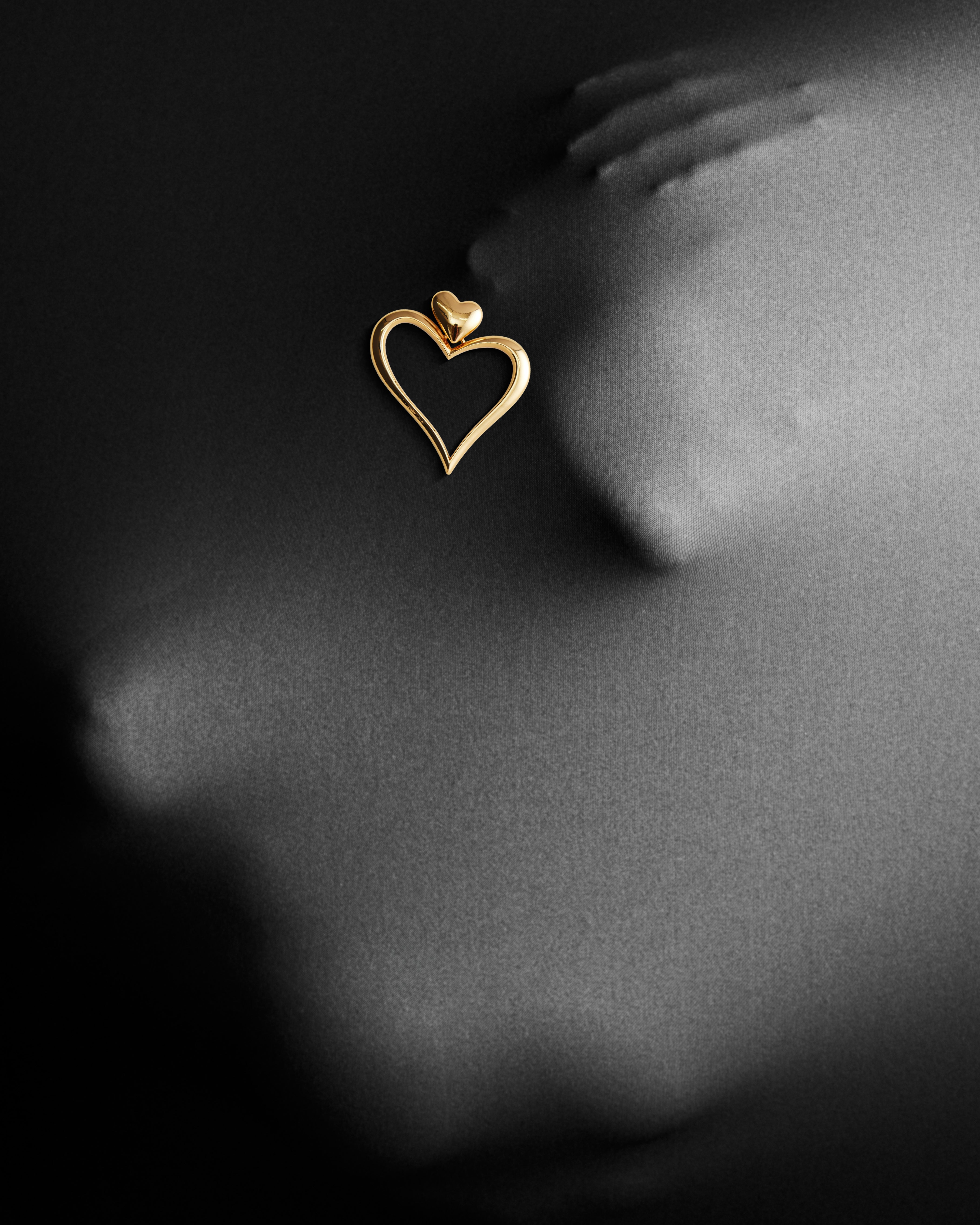 GILDED STATEMENT HEART EARRING