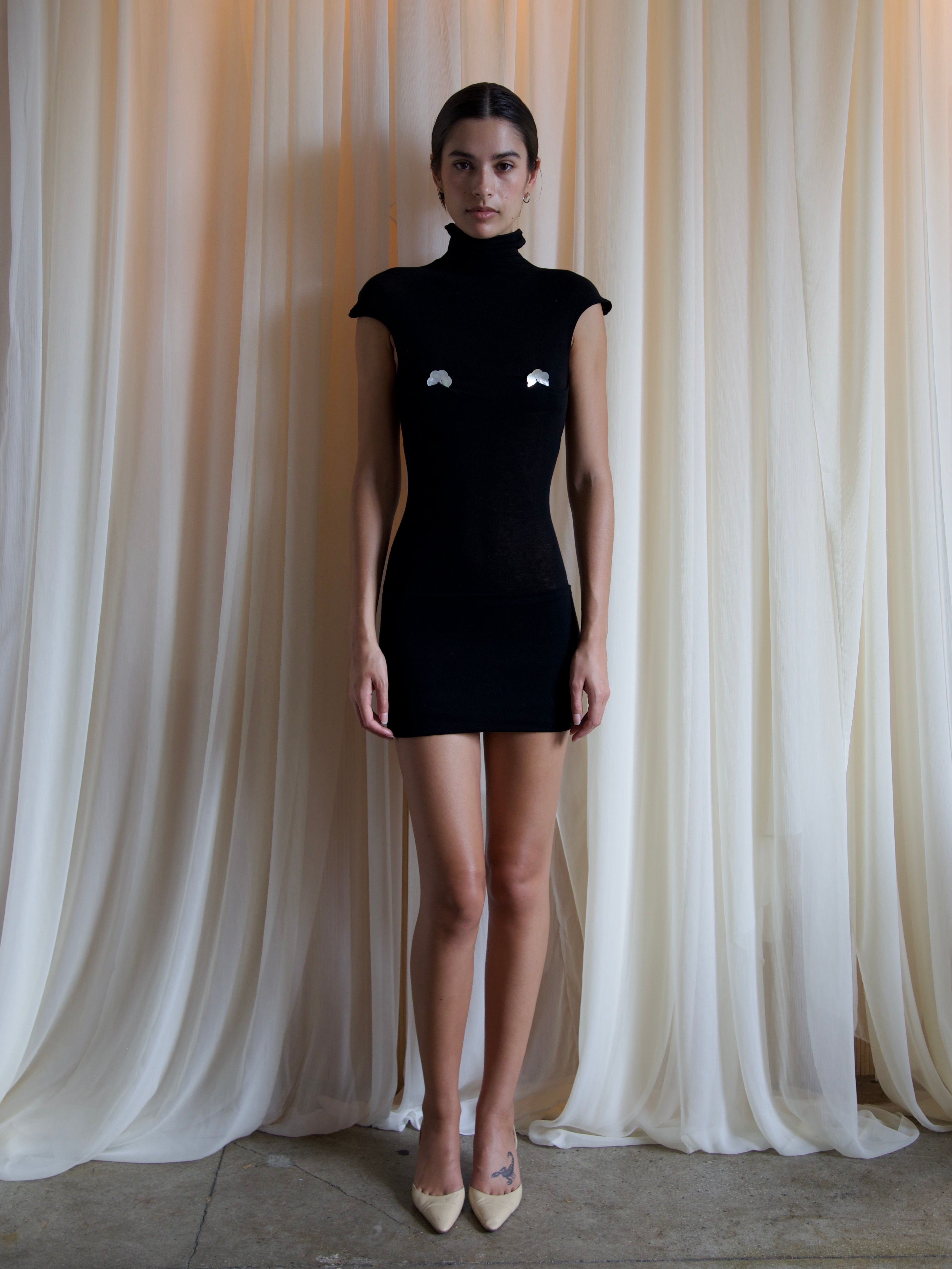 SNOWDROP DRESS IN BLACK