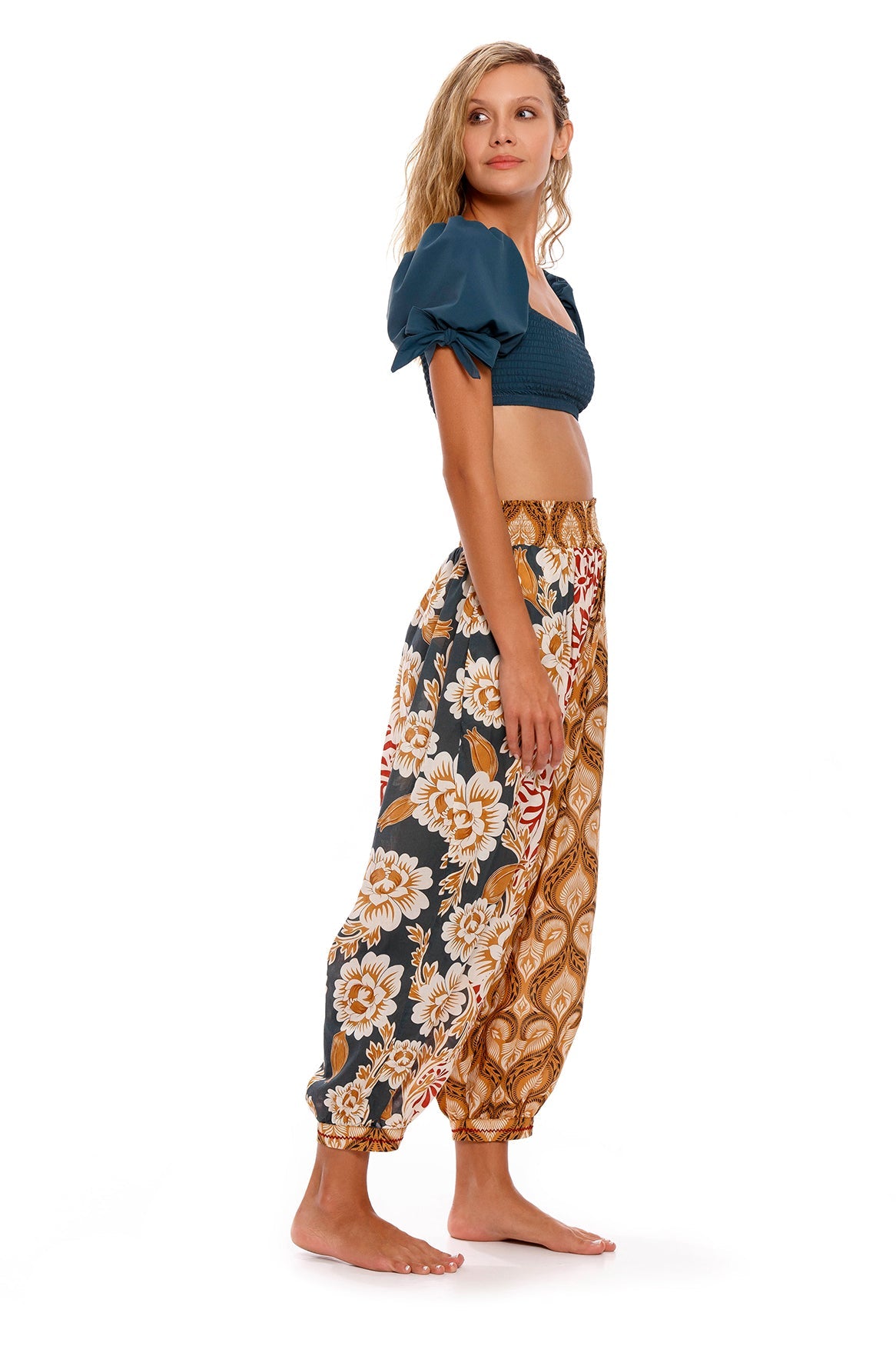 Fera-Elora-Pants-10322-side-with-model