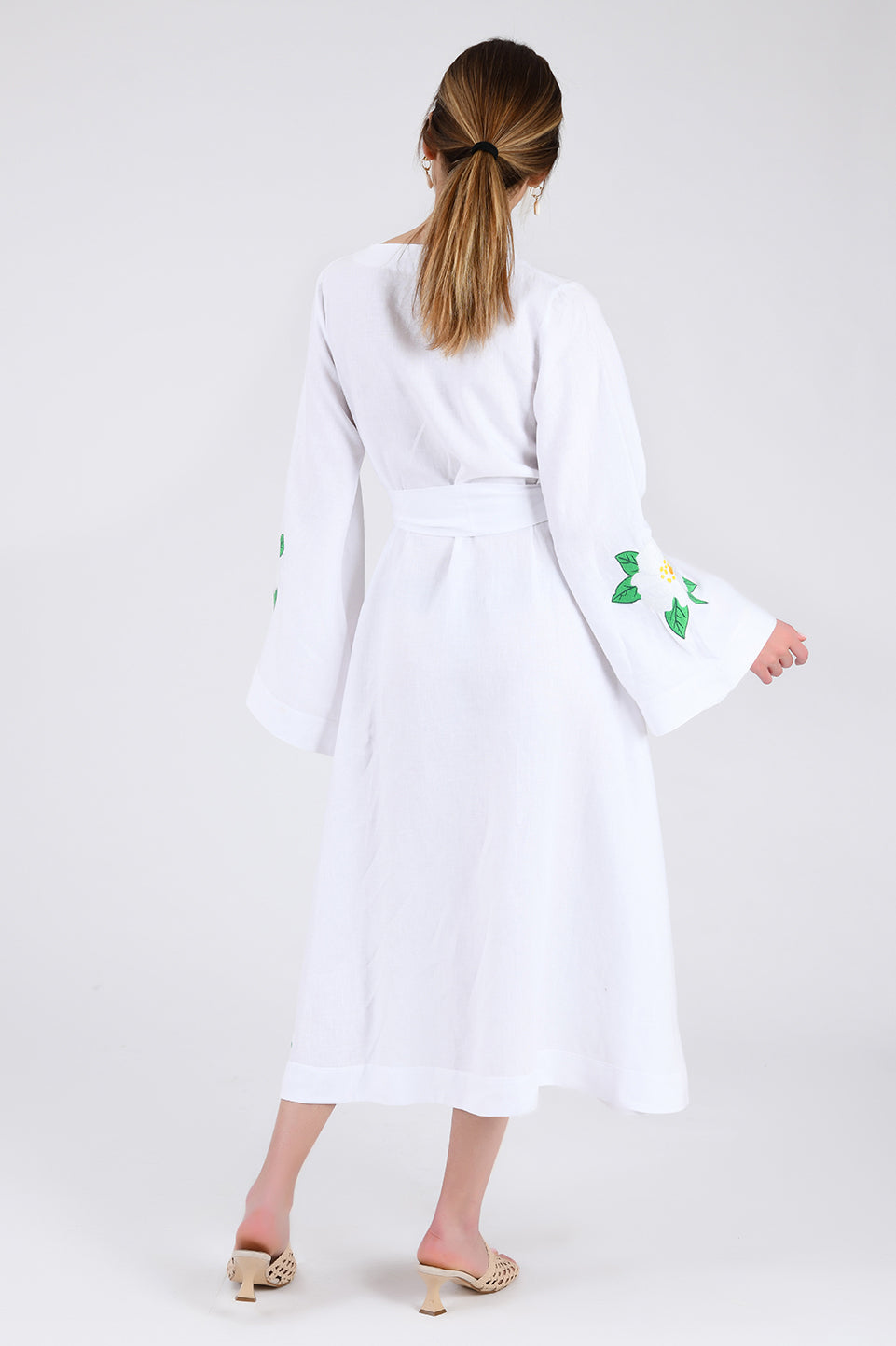 Jama | White