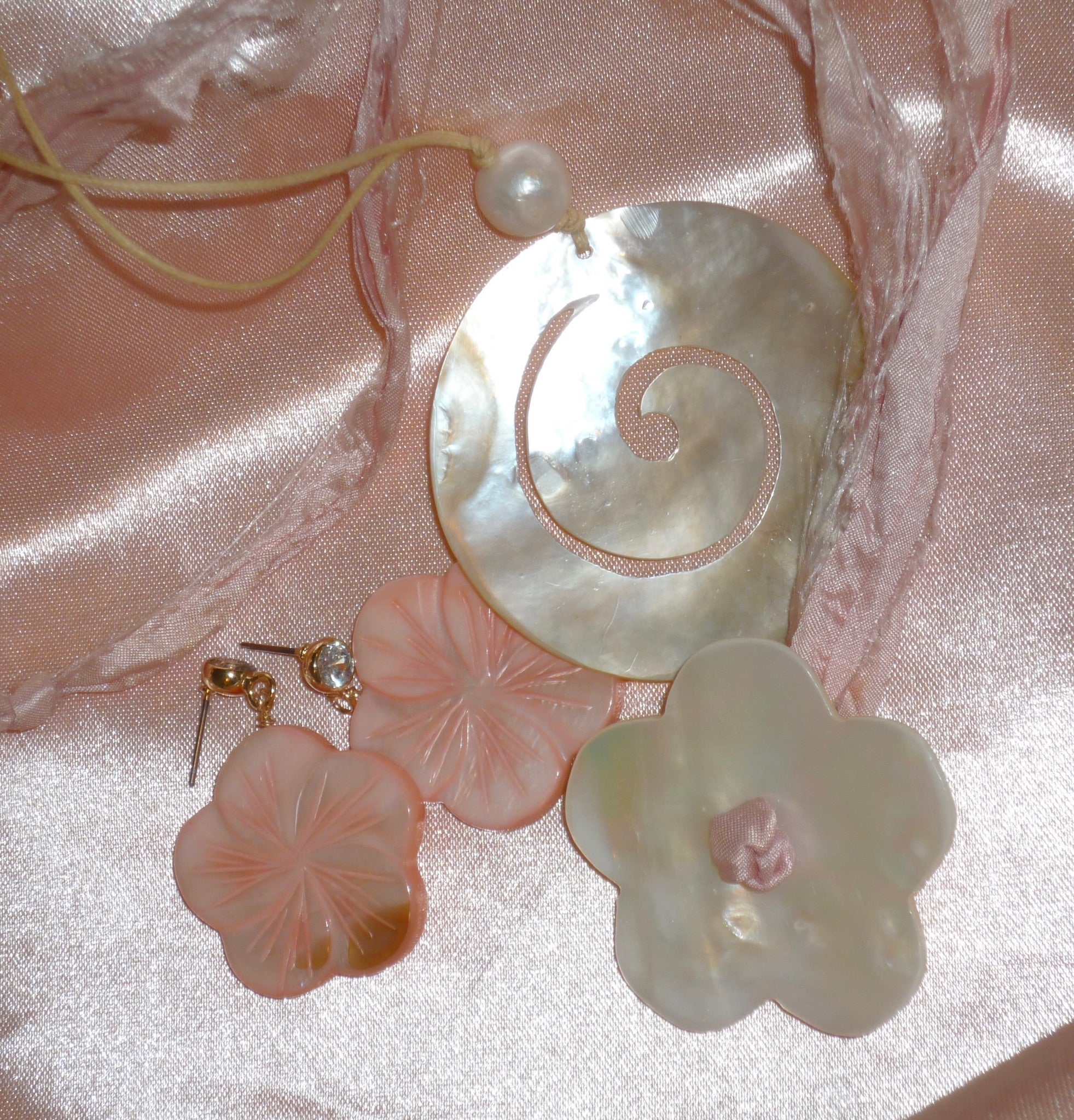 South of France Necklace in Pink