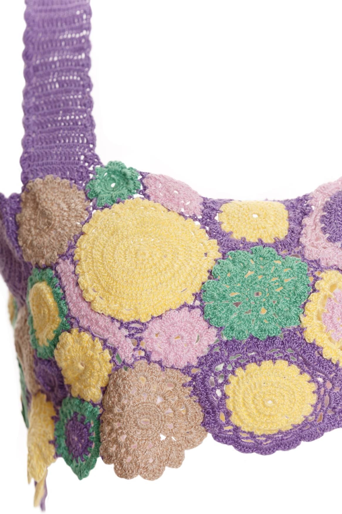 Korin-tanit-crop-top-13168-zoom-details