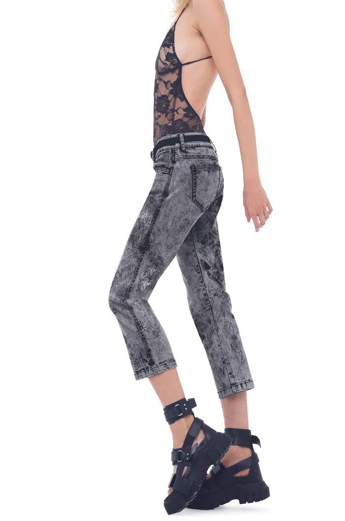 CROPPED BOOT LEG JEAN