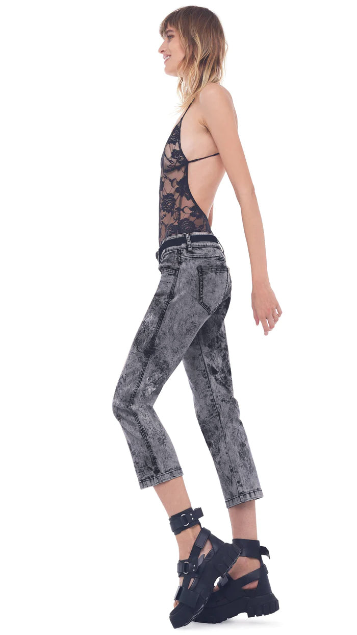 CROPPED BOOT LEG JEAN