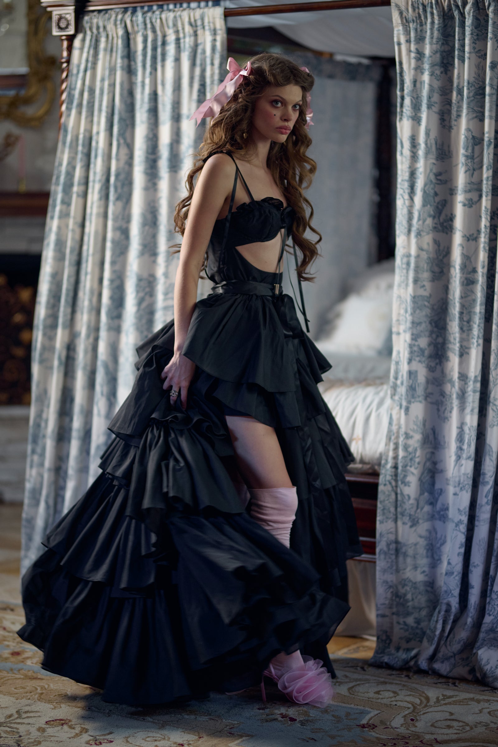 The Raven Champagne Set