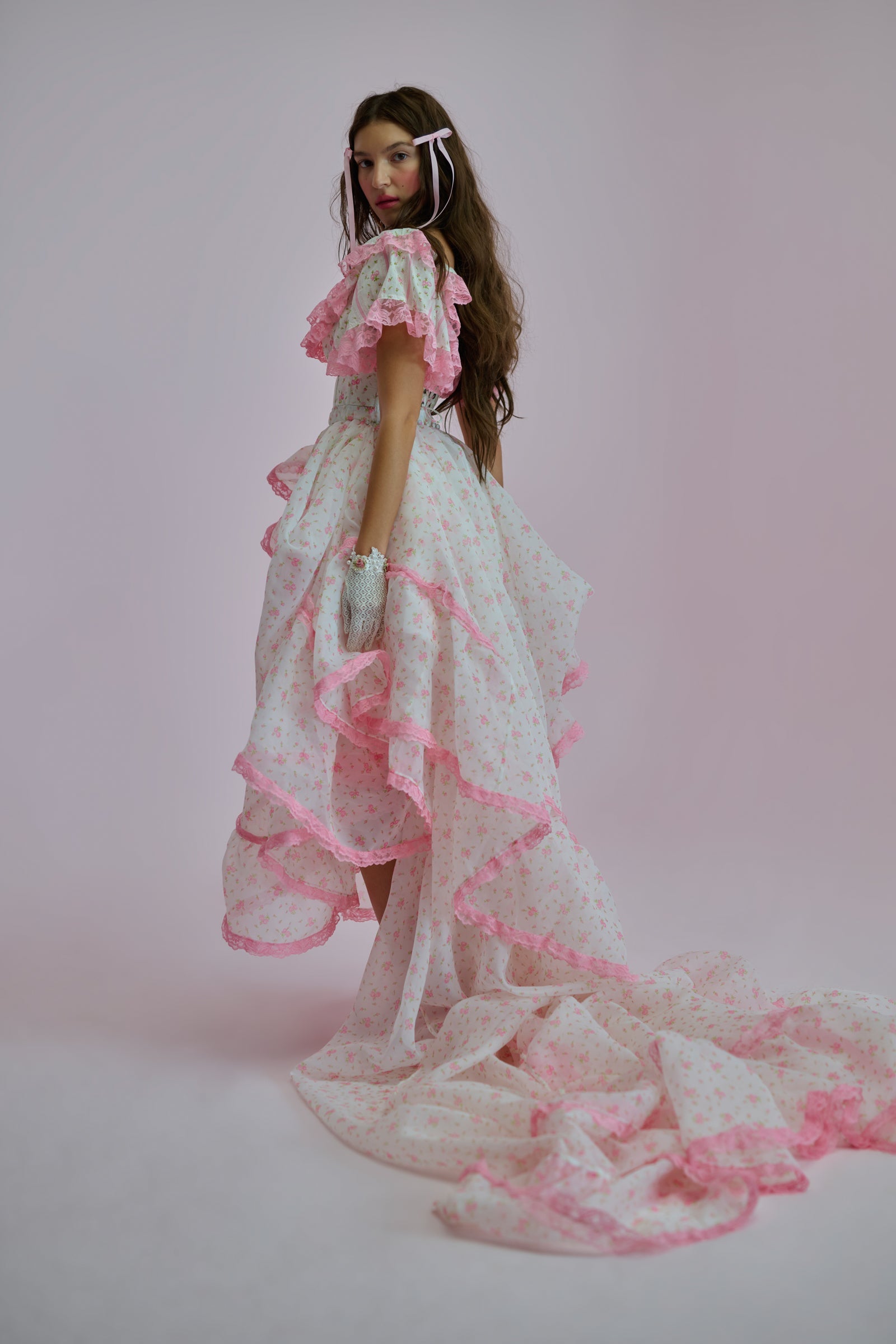 The Pillow Fight Duchess Tournure