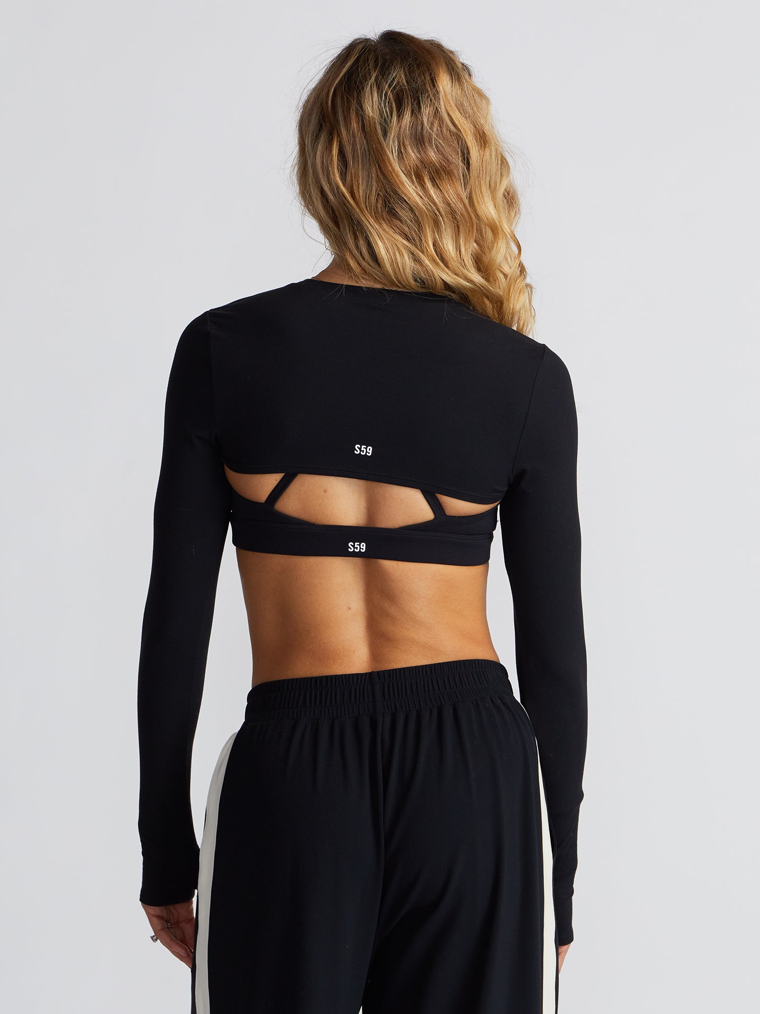 Amelia Airweight Lite Shrug | SPLITS59