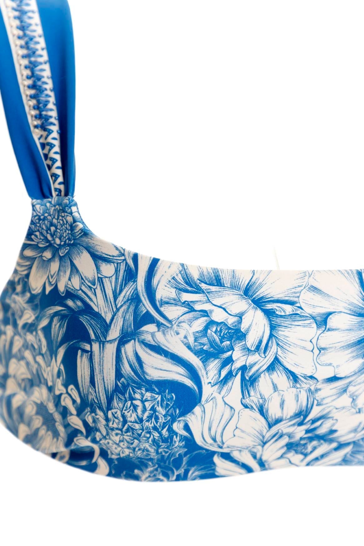 Wats-Selena-Bikini-Top-14309-zoom-details