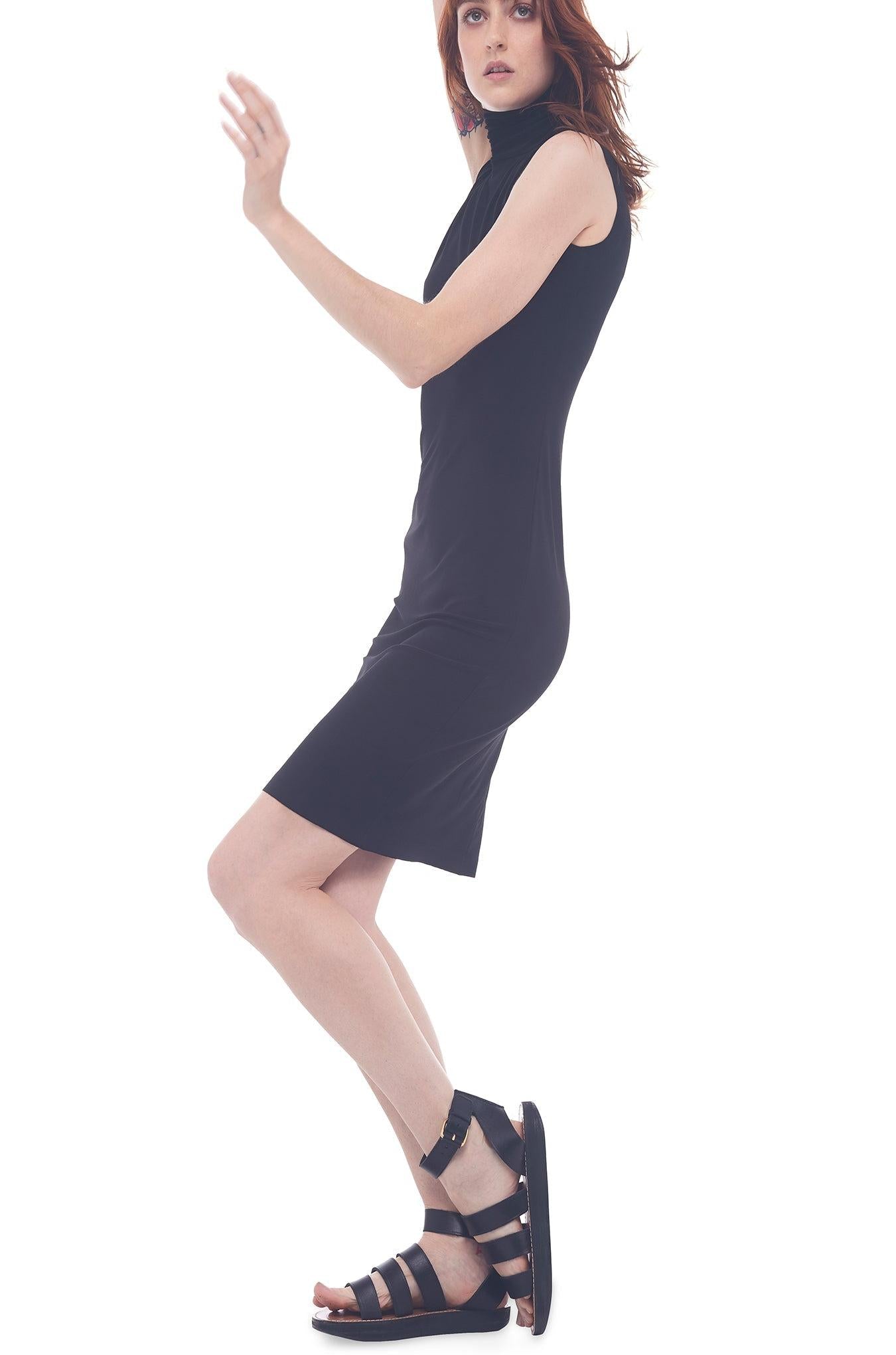 SLIM FIT TURTLE DRESS