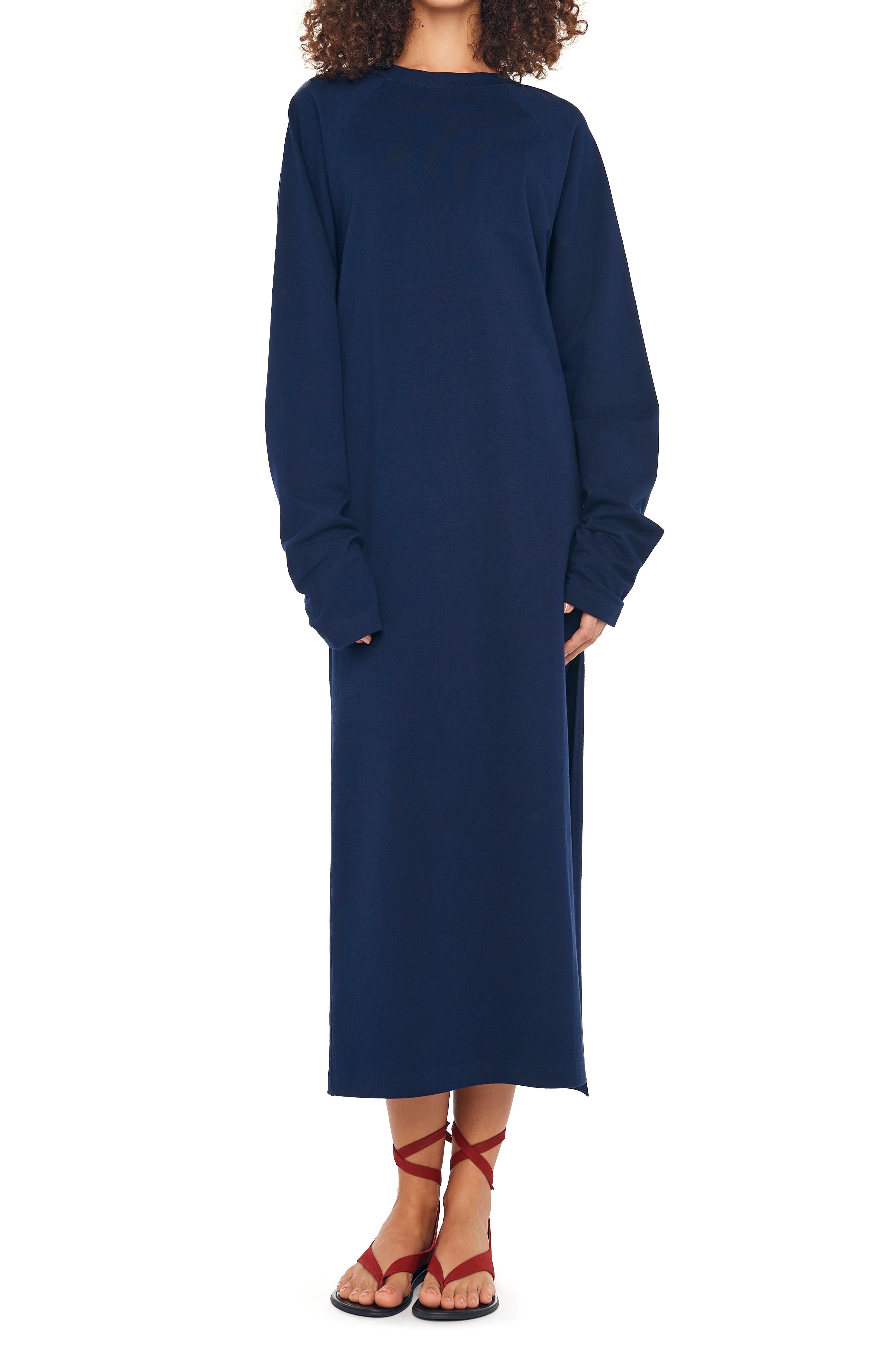 OS RAGLAN SLEEVE SIDE SLIT GOWN