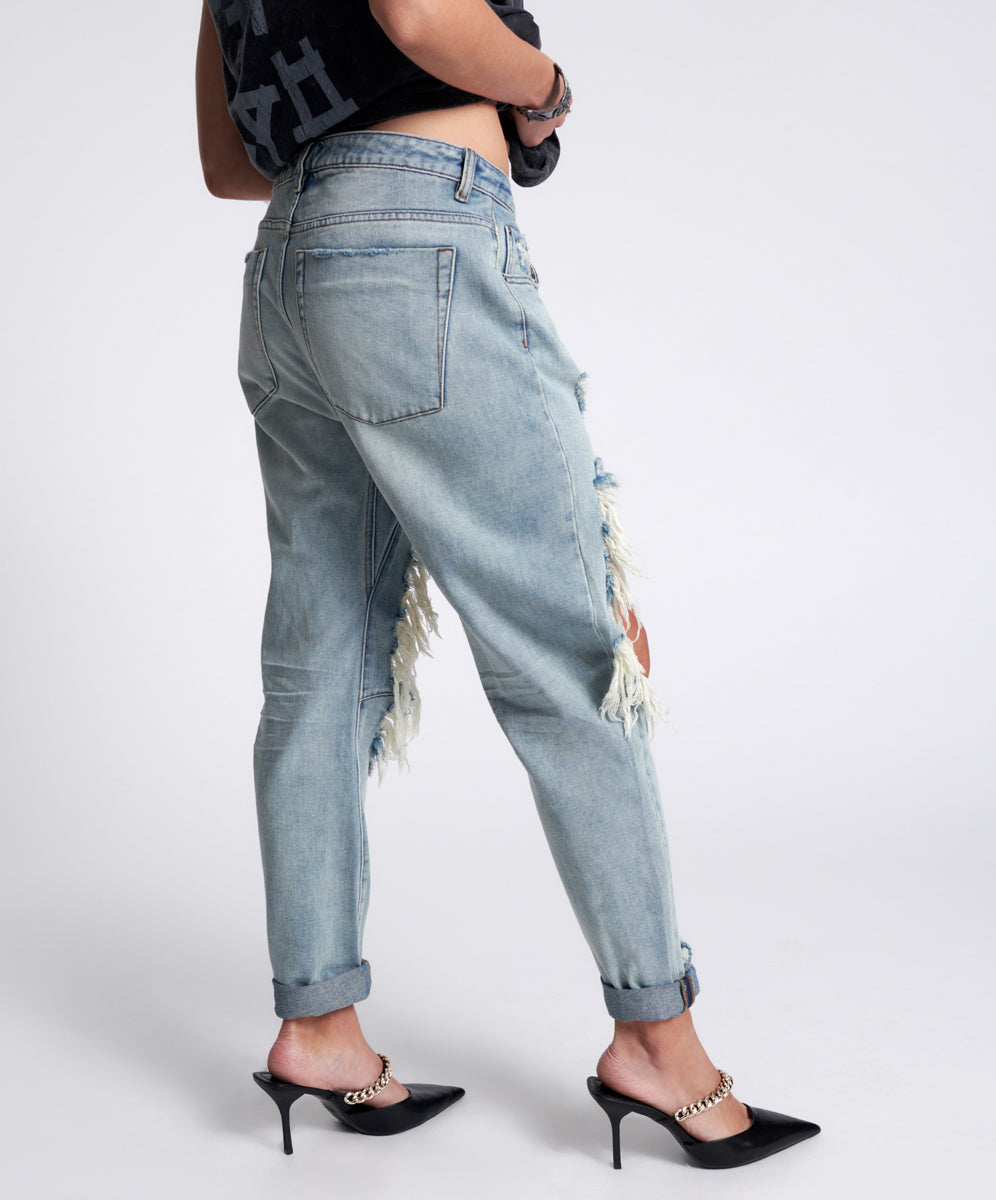 Saints Low Waist Boyfriend Denim Jeans - Montana