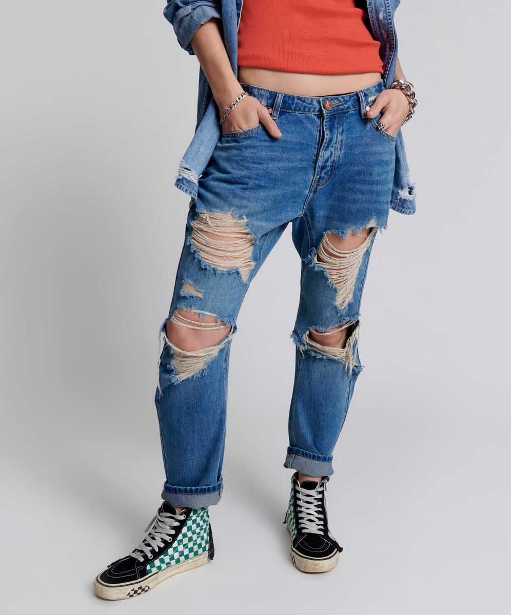 Saints Low Waist Boyfriend Denim Jeans - Pacifica