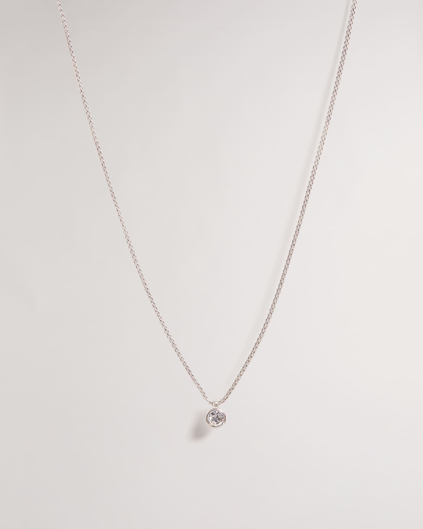 Sininaa Crystal Necklace in Silver