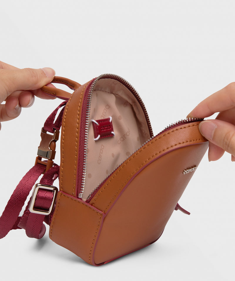 DOG Backpack - THE MILLENIAL in Cognac