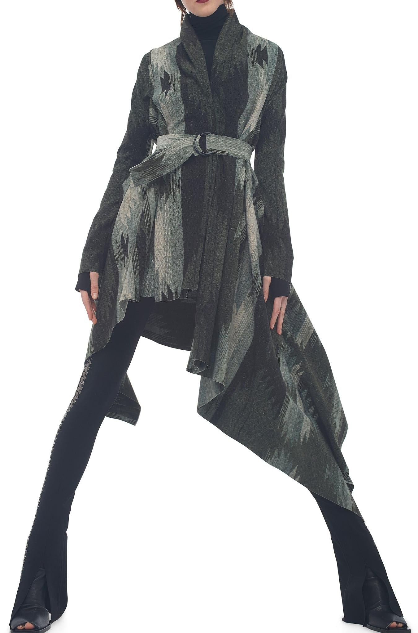 UNEVEN BLANKET COAT