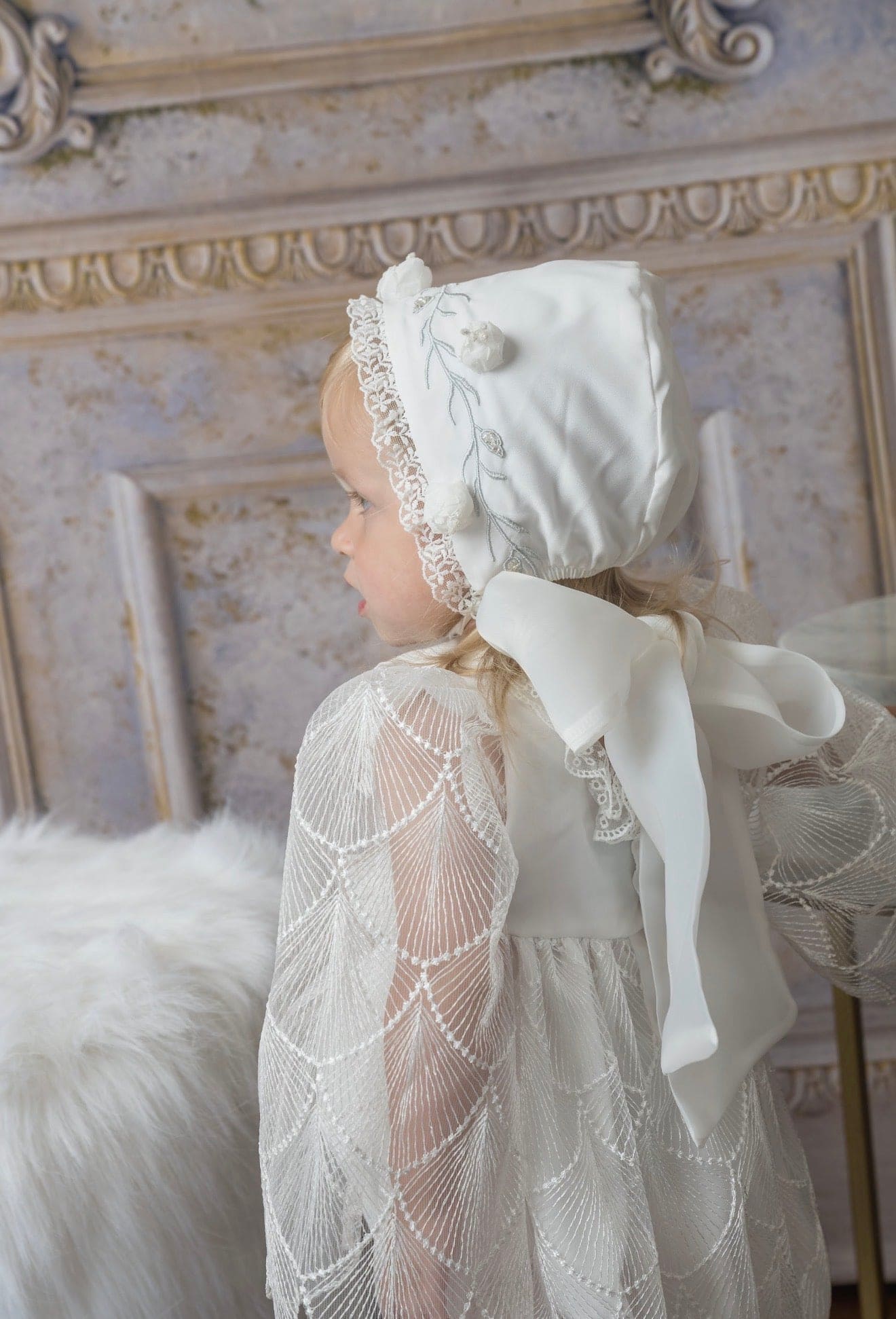 Faith White Scallop Bonnet - Petite Maison Kids
