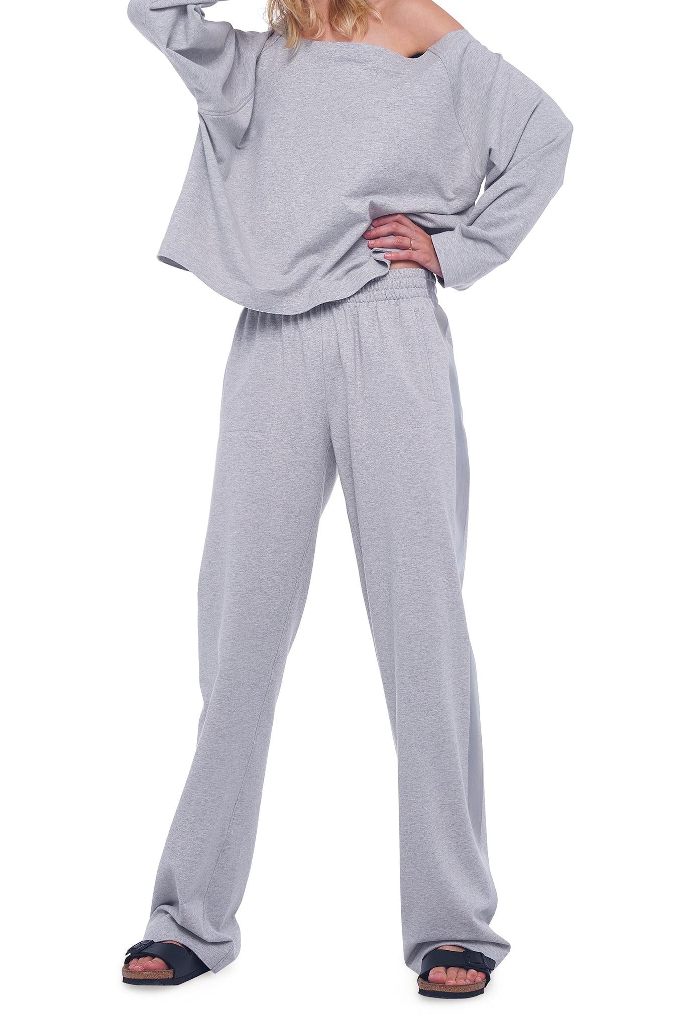 DROP SHOULDER SWEATSHIRT