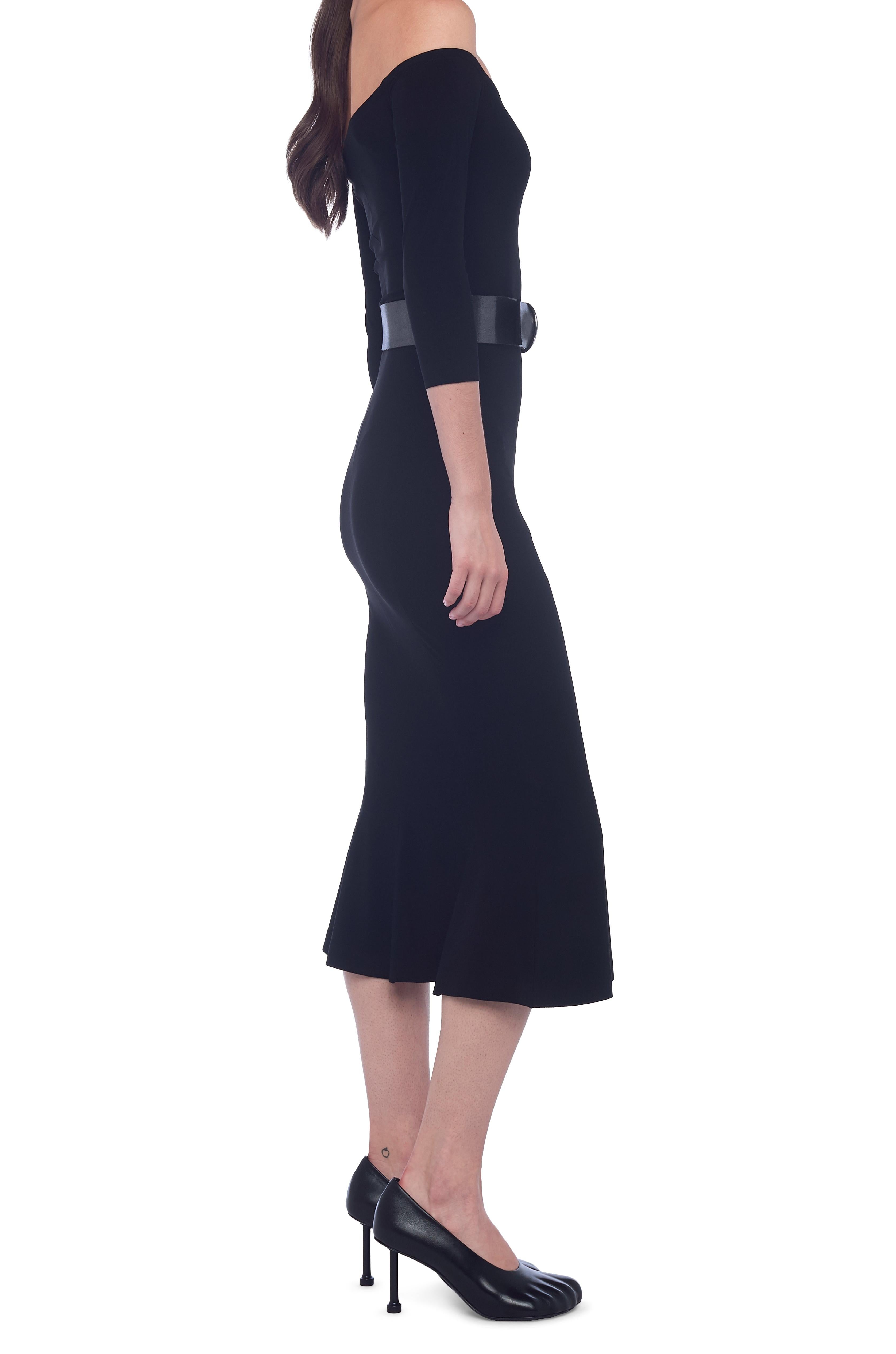 OFF SHOULDER FISHTAIL DRESS