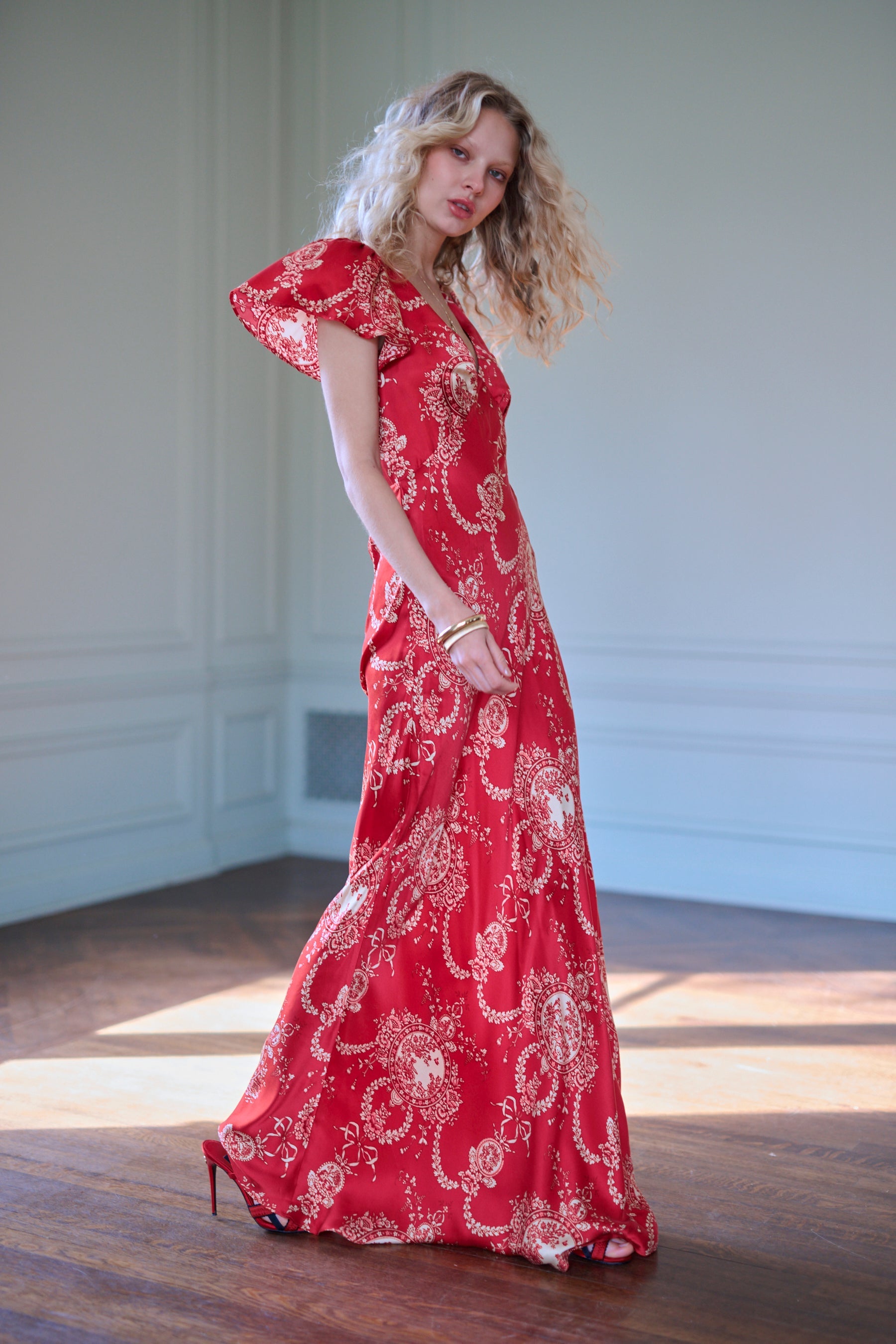 The Ornament Flutter Slip