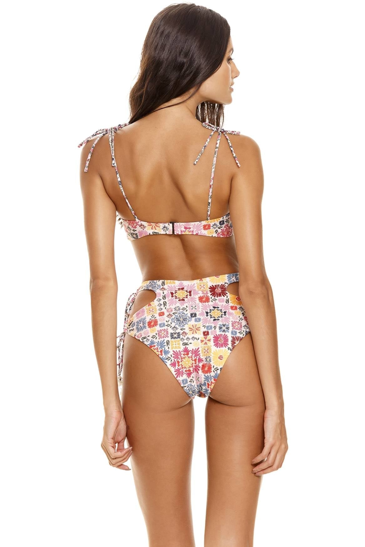 aguja-claus-bikini-bottom-12817-back-with-model
