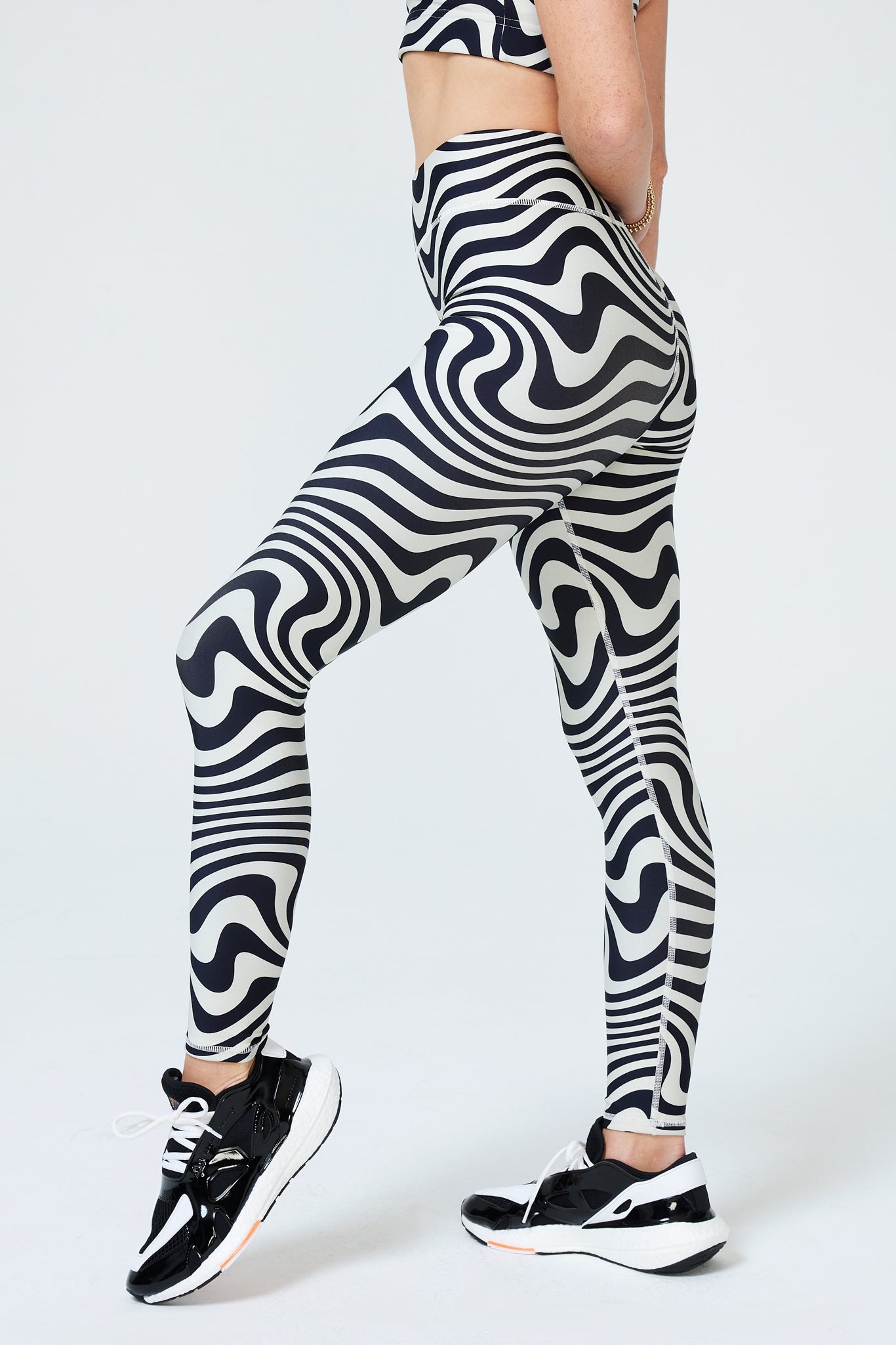 DuoKnit Leggings in Black and White Wave