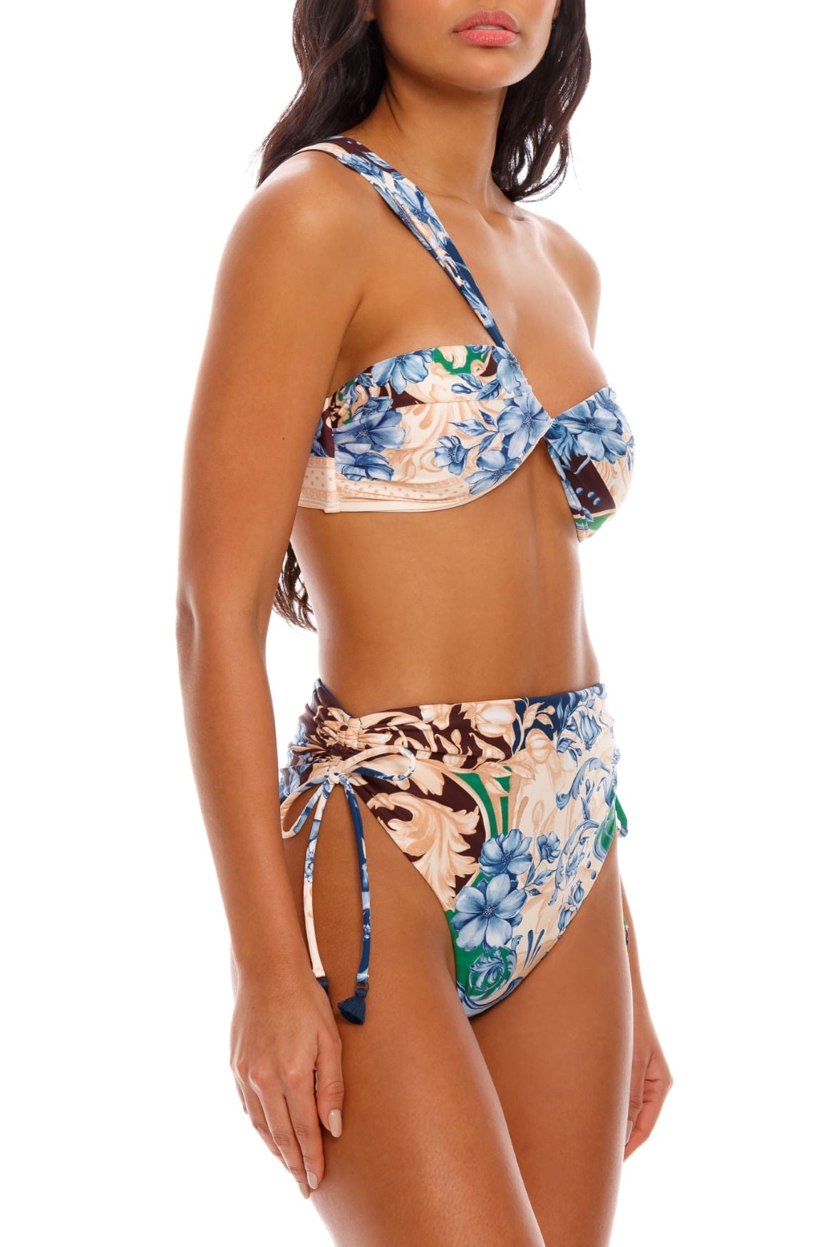 Cardumen-Mariette-Bikini-Top-9292-side-with-model