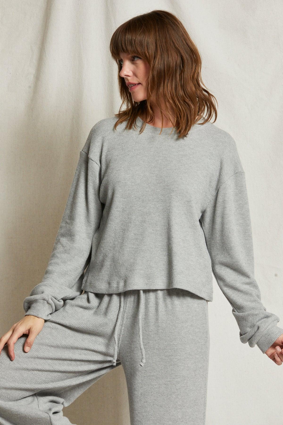 T191 - Stills - Brushed Thermal Easy Long Sleeve Pullover