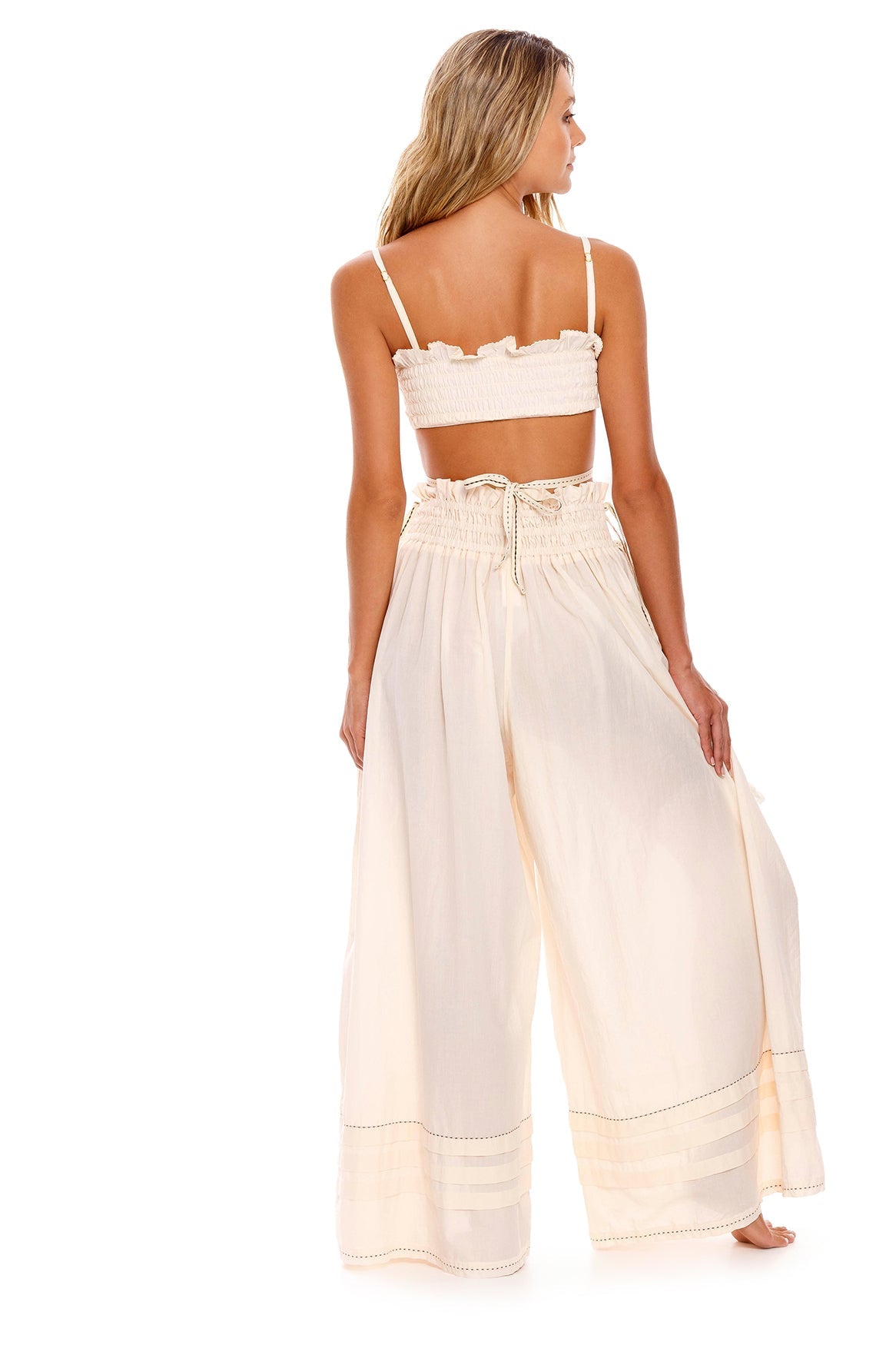 Kaaw-Amari-Crop-Top-10242-back-with-model