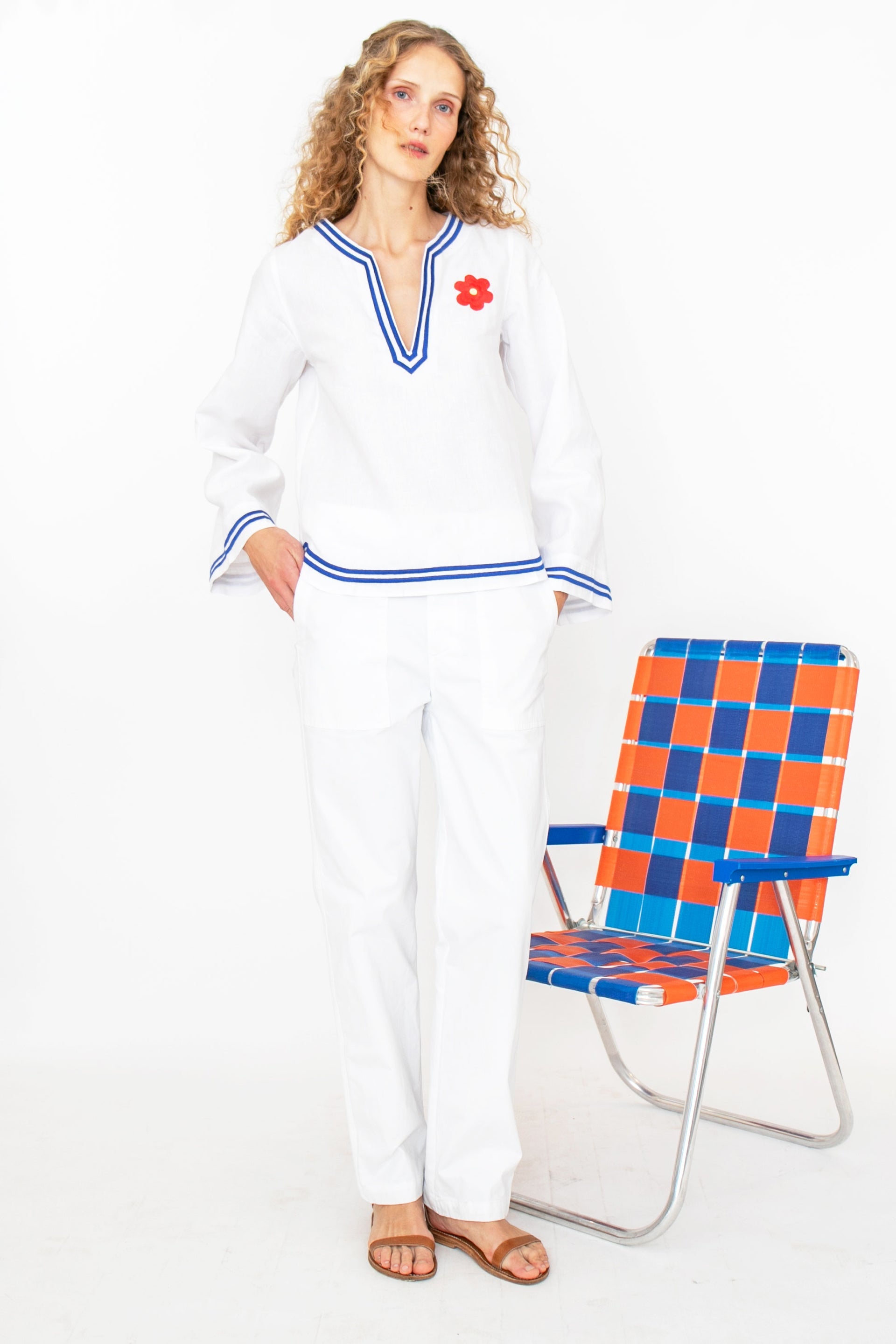 Alora | White