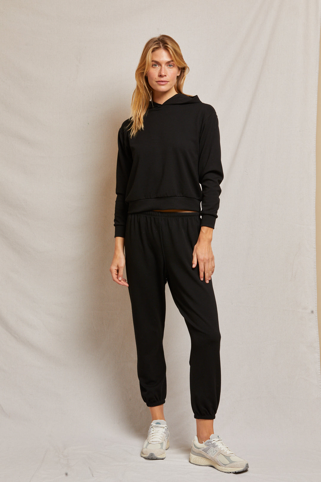 B83 - Leah - Travel Jogger
