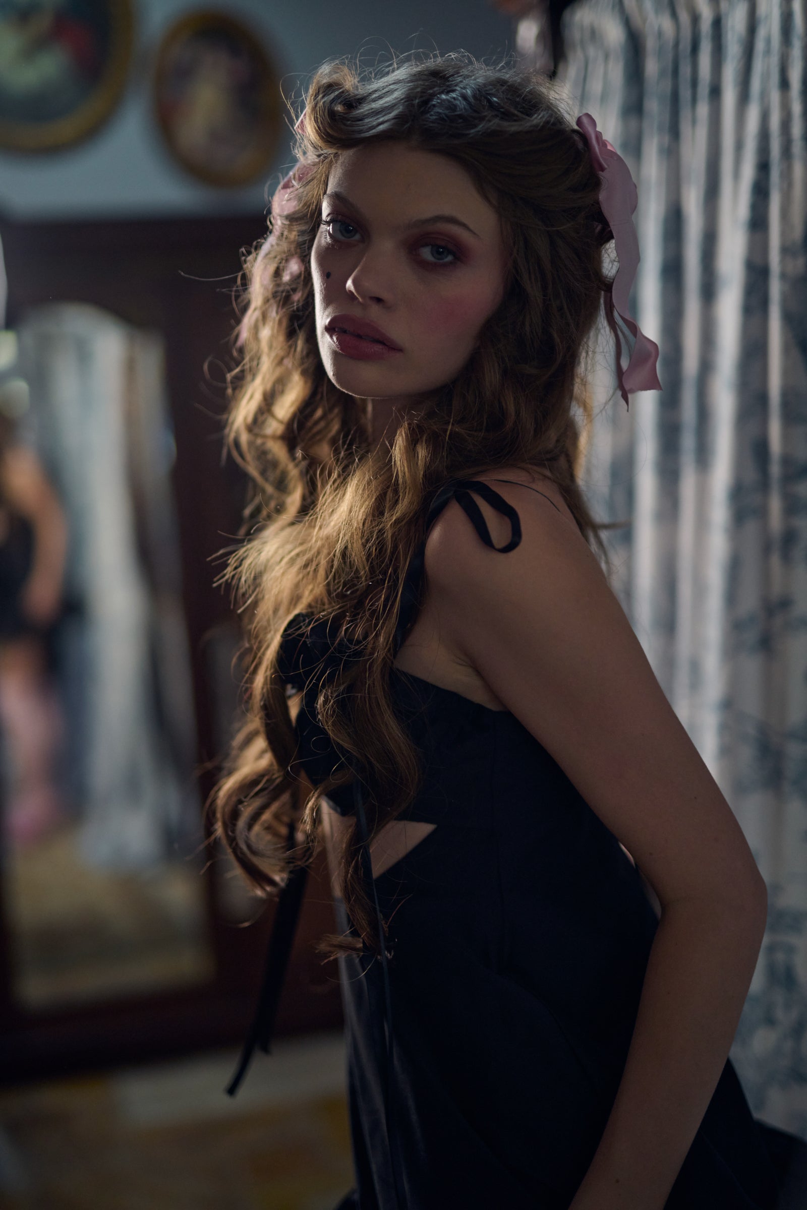 The Raven Champagne Set