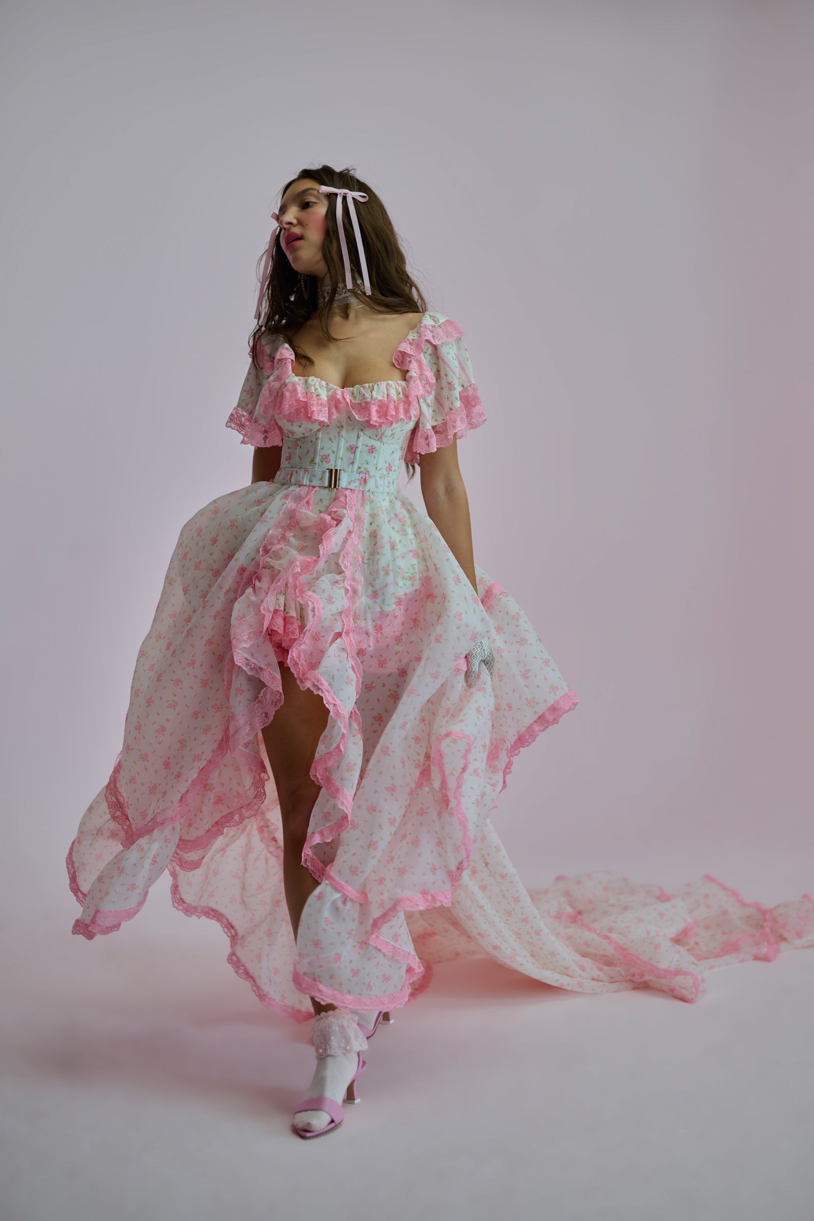 The Pillow Fight Duchess Tournure