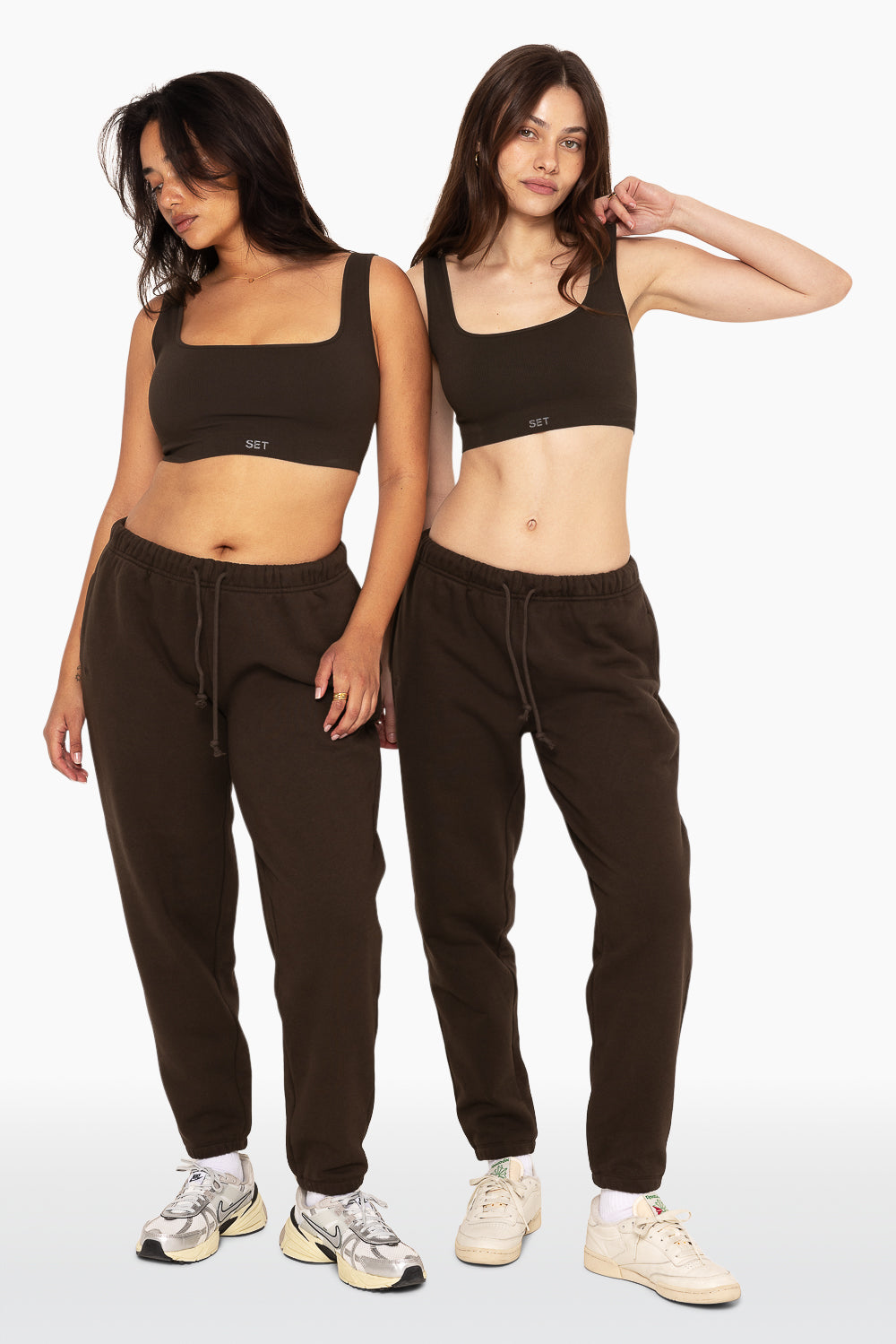 SET, EMBROIDERED HEAVYWEIGHT SWEATS DRAWSTRING SWEATPANTS IN ESPRESSO