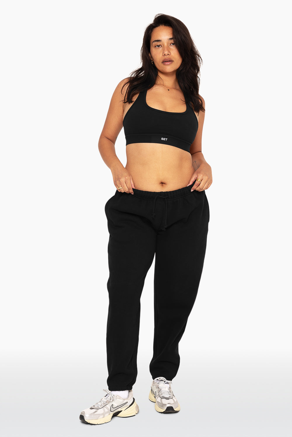 SET, EMBROIDERED HEAVYWEIGHT SWEATS DRAWSTRING SWEATPANTS IN ONYX