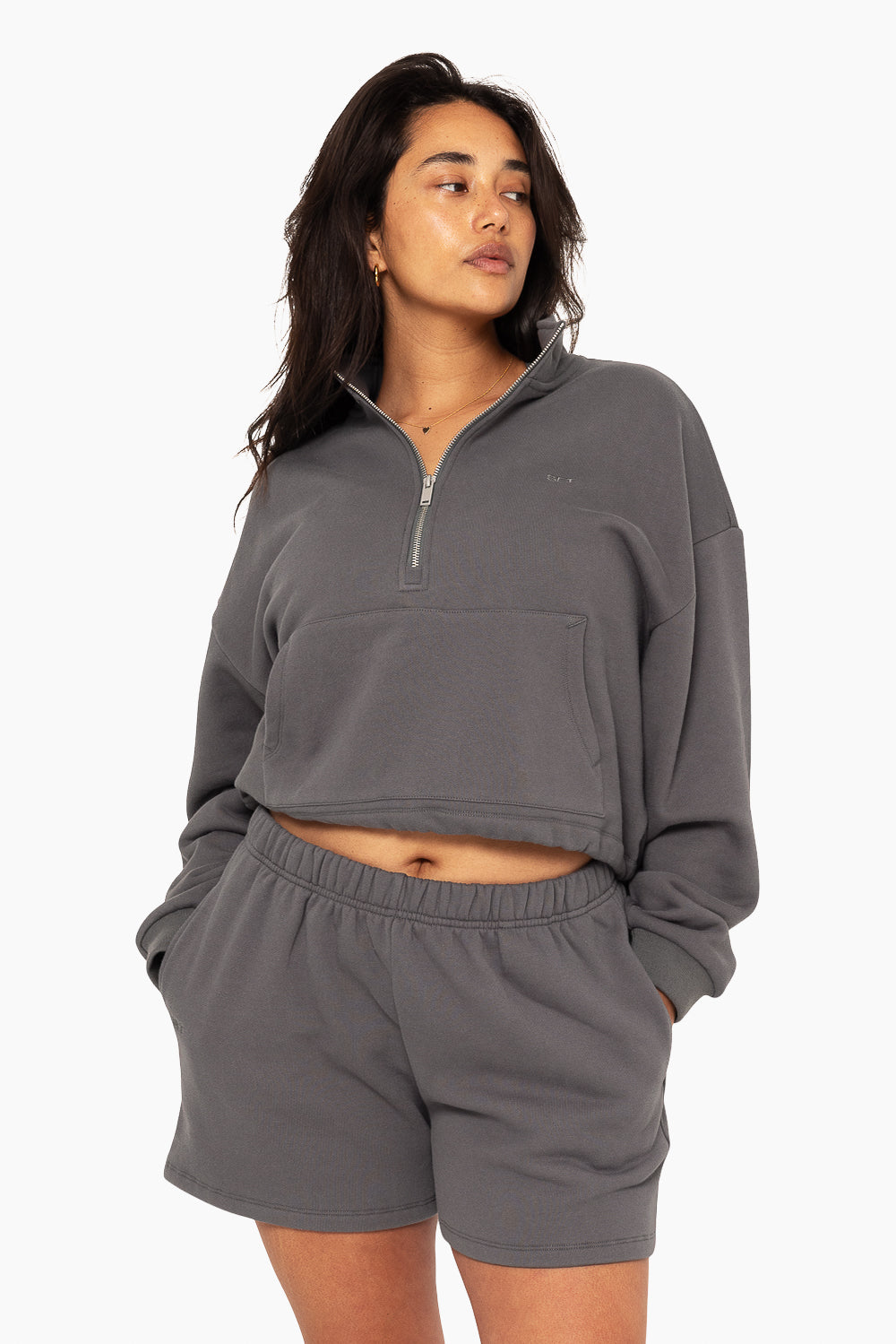 SET, EMBROIDERED HEAVYWEIGHT SWEATS HALF ZIP IN GRAPHITE