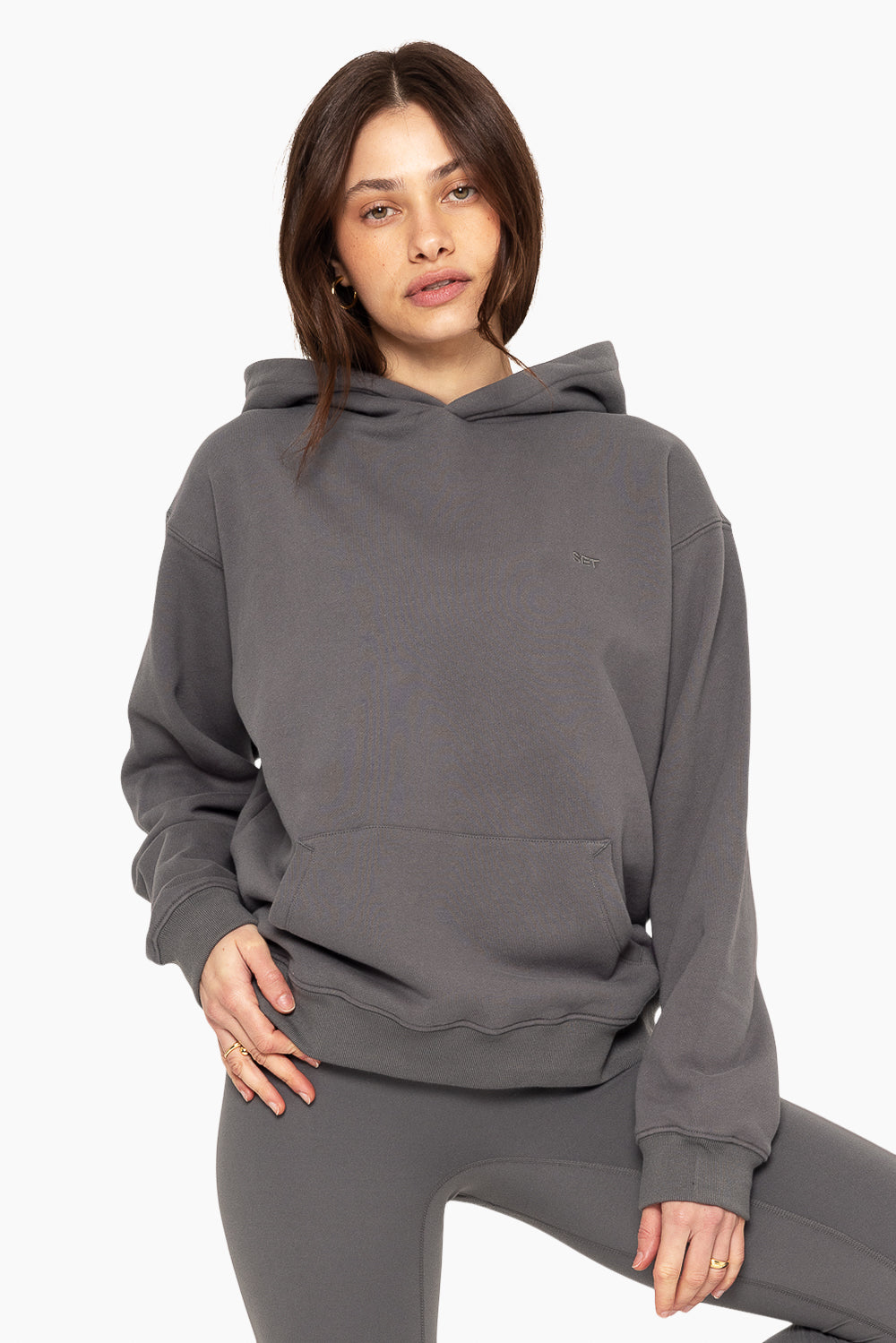 SET, EMBROIDERED HEAVYWEIGHT SWEATS HOODIE IN GRAPHITE