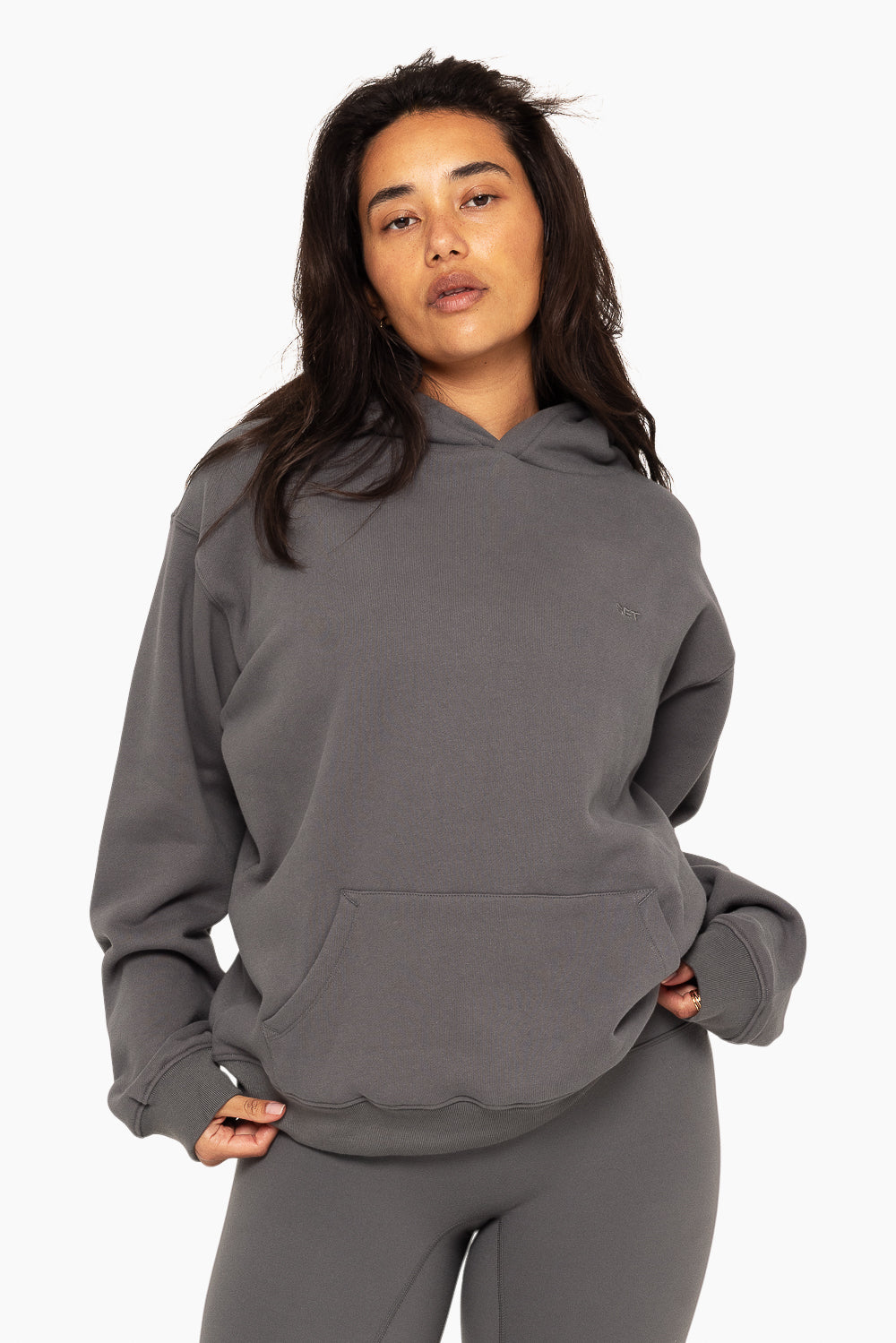 SET, EMBROIDERED HEAVYWEIGHT SWEATS HOODIE IN GRAPHITE