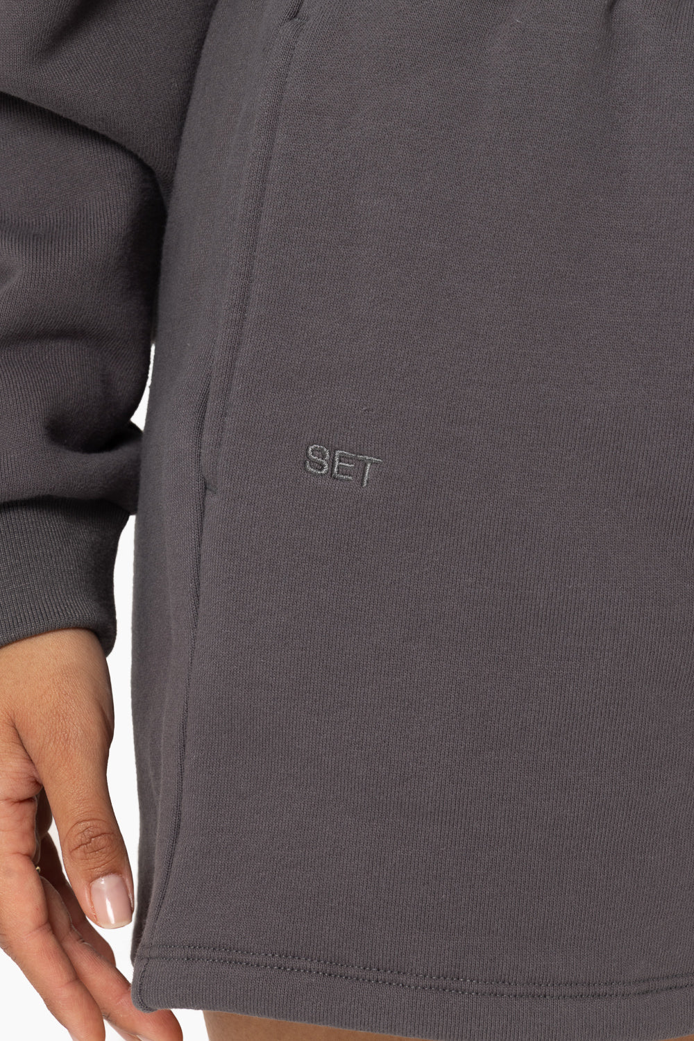 SET, EMBROIDERED HEAVYWEIGHT SWEATS SWEAT SHORTS IN GRAPHITE