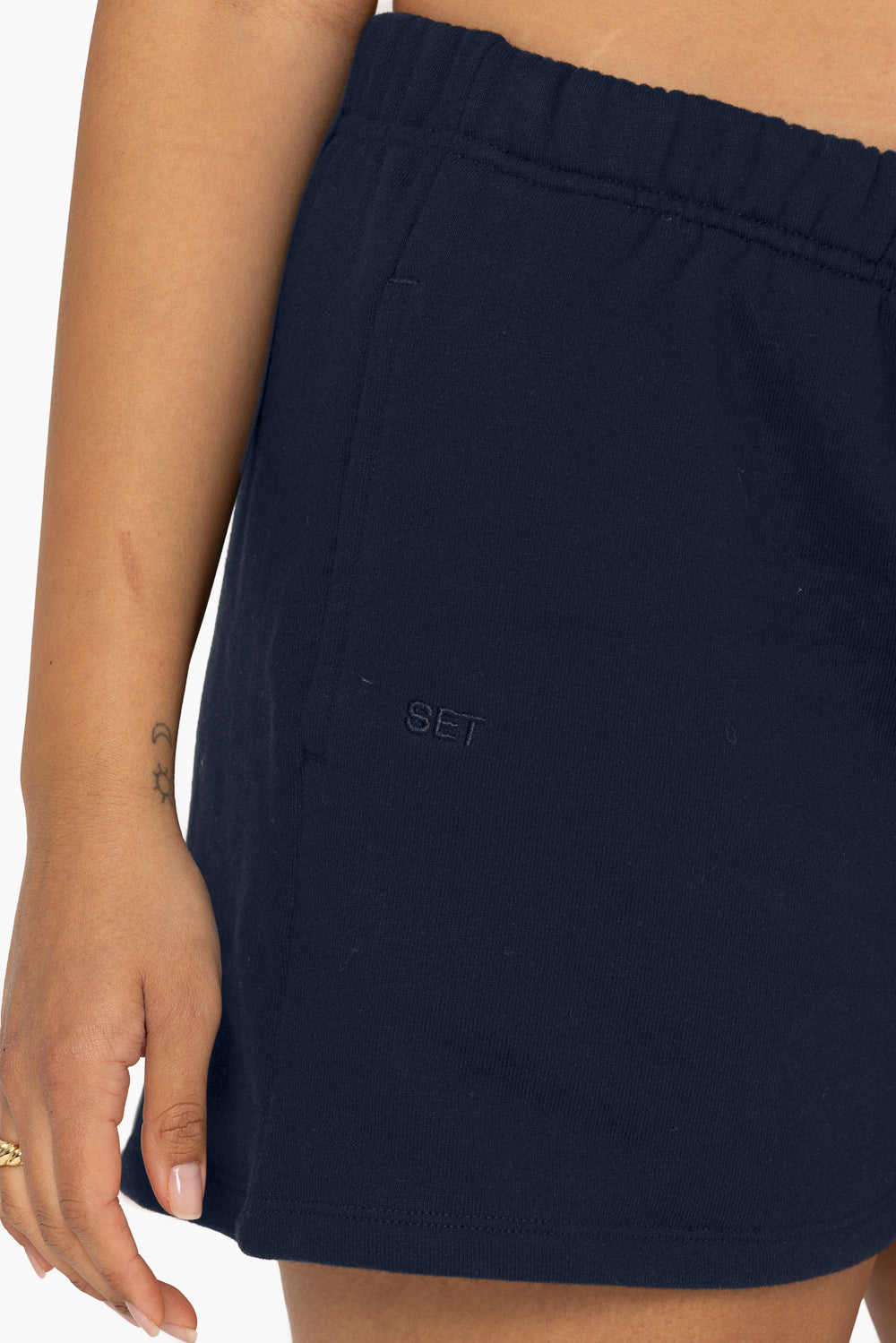 SET, EMBROIDERED HEAVYWEIGHT SWEATS SWEAT SHORTS IN OXFORD