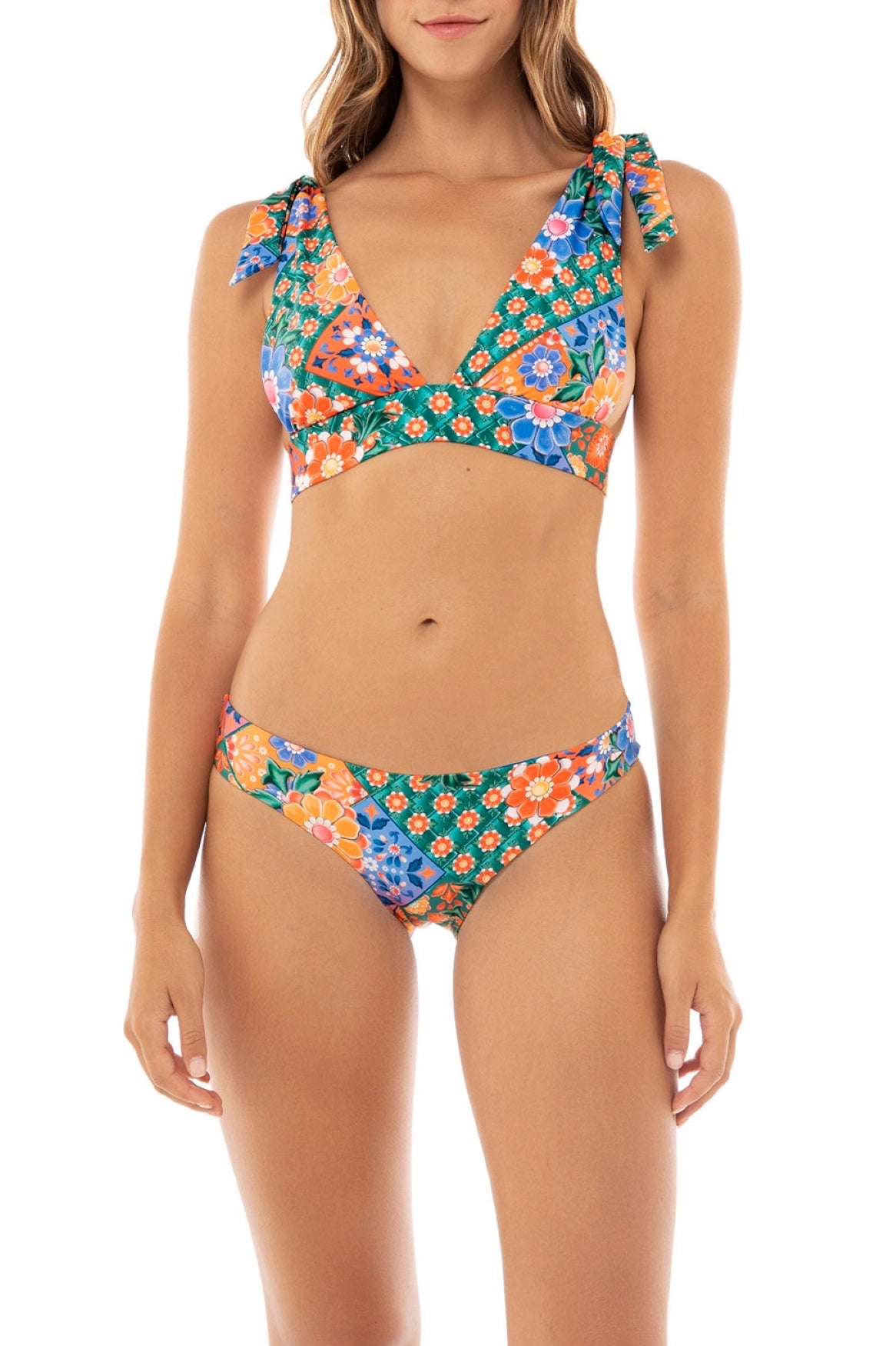 Tile-Laurie-Bikini-Top-14291-front-with-model