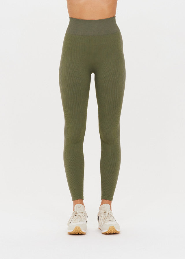 Ribbed Seamless 25in Midi Pant