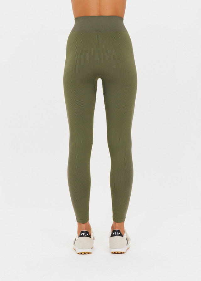 Ribbed Seamless 25in Midi Pant