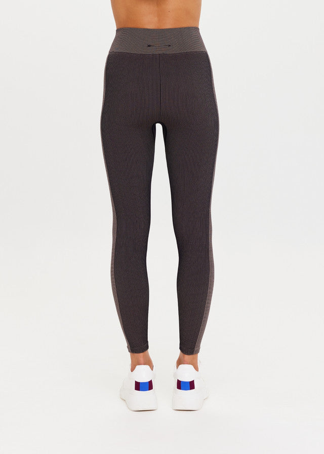 Ribbed Seamless 25in Midi Pant