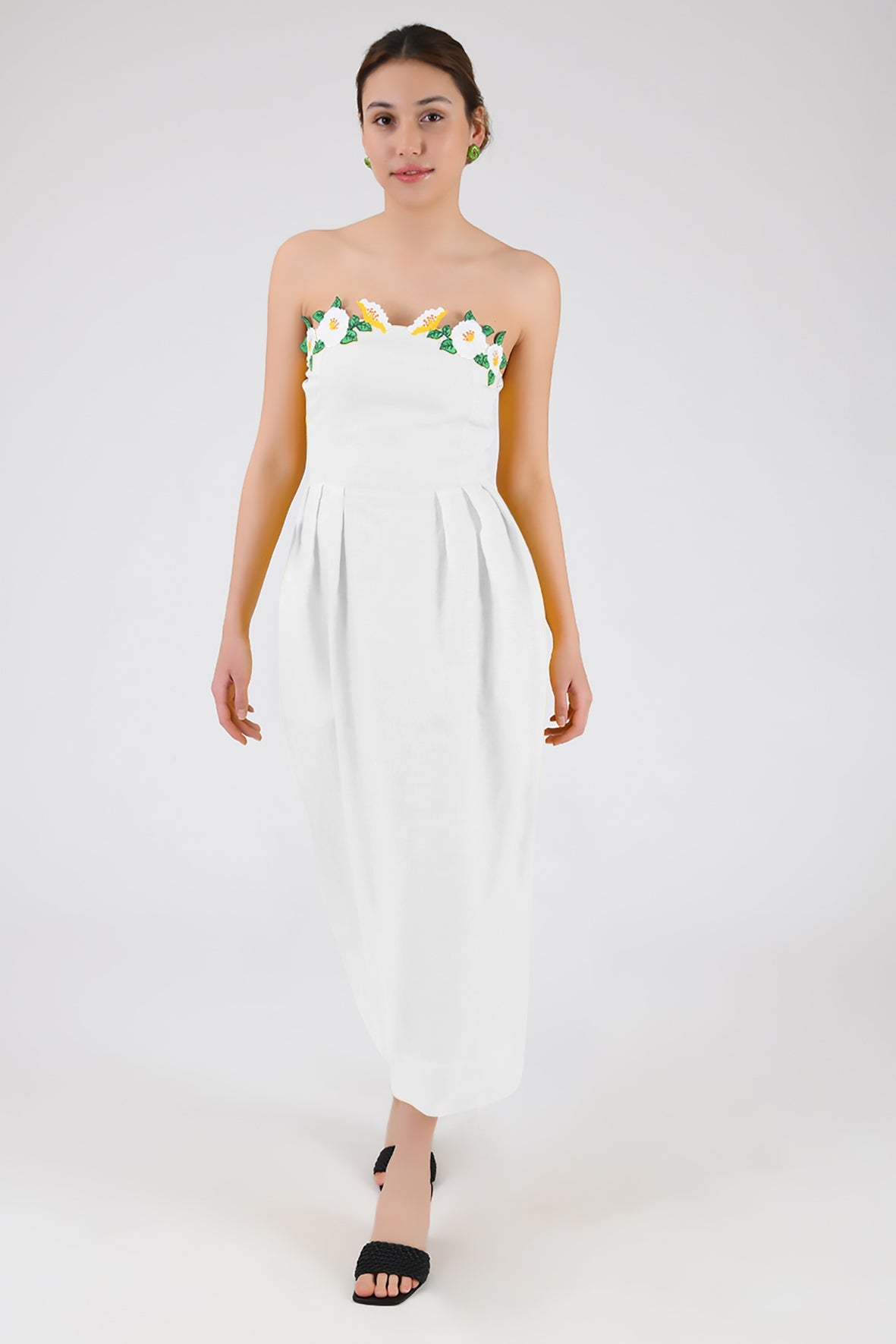 Lorr Wanga | White