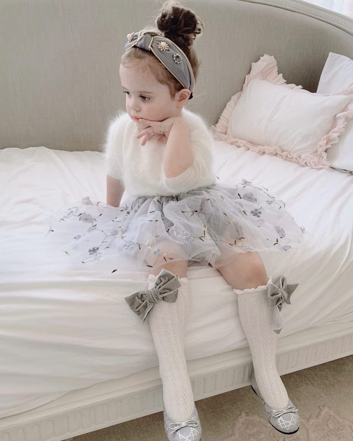 White Knee High Socks- Grey Bow - Petite Maison Kids