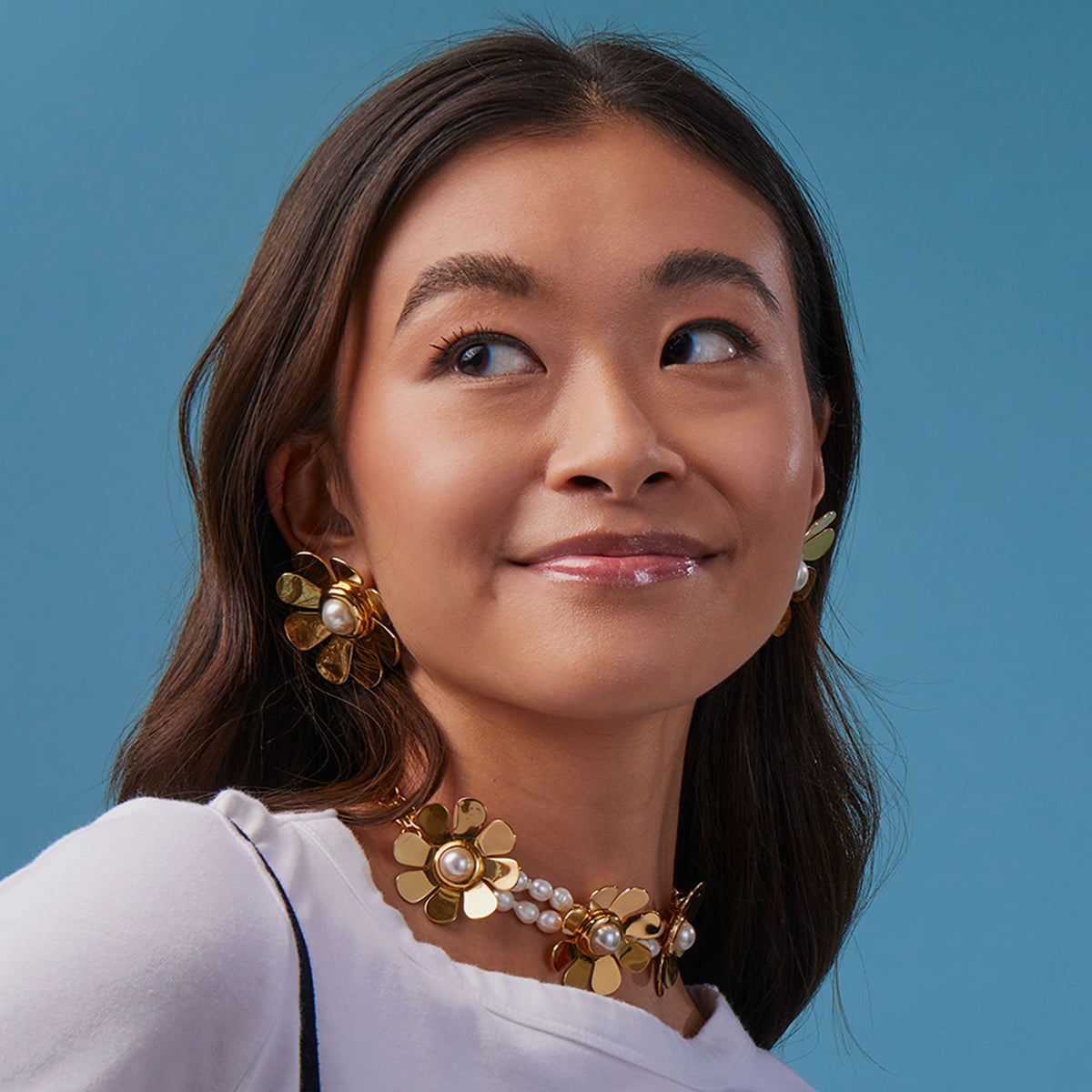 Daisy Button Earrings