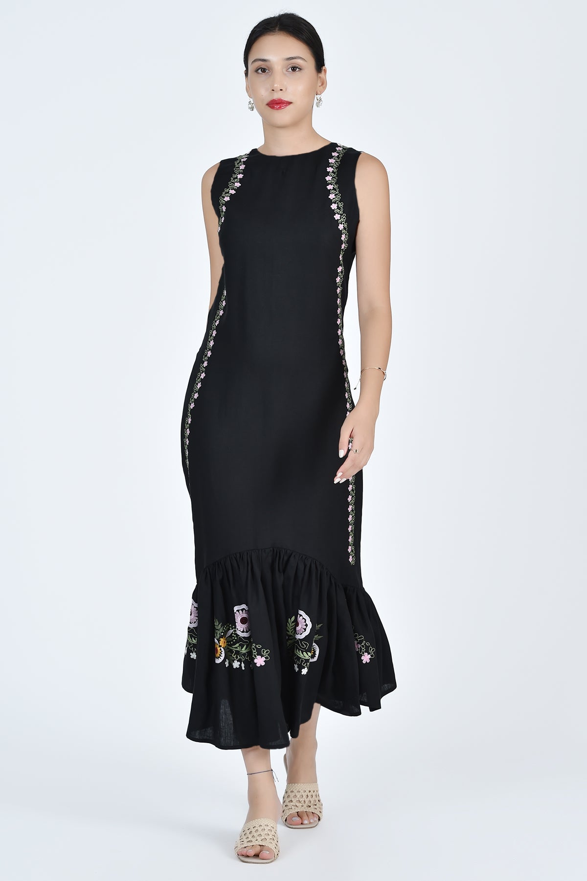 Elegance | Black (Lila Embroidery)
